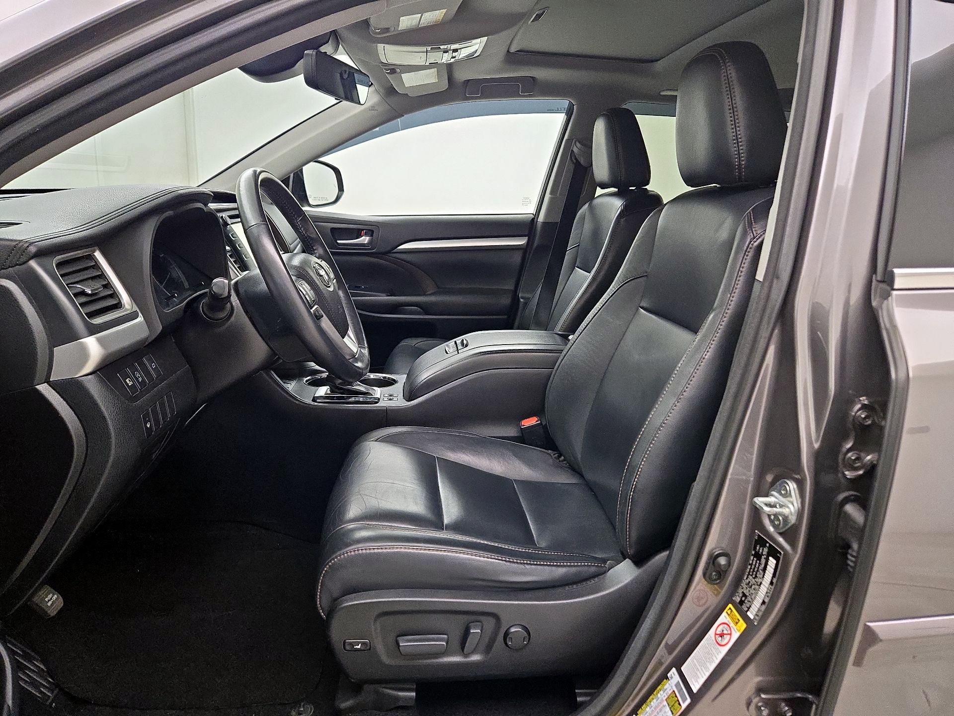 Thumbnail: 2017 Toyota Highlander - 11