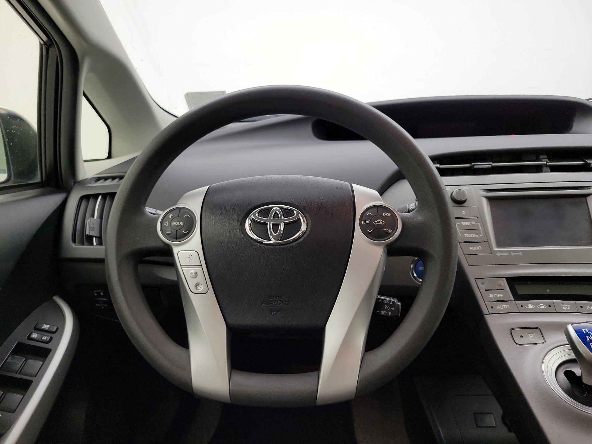 Thumbnail: 2015 Toyota Prius - 10