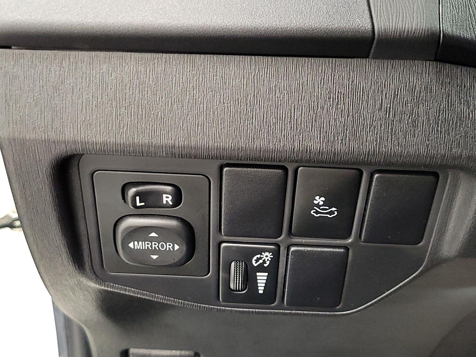 Thumbnail: 2015 Toyota Prius - 13