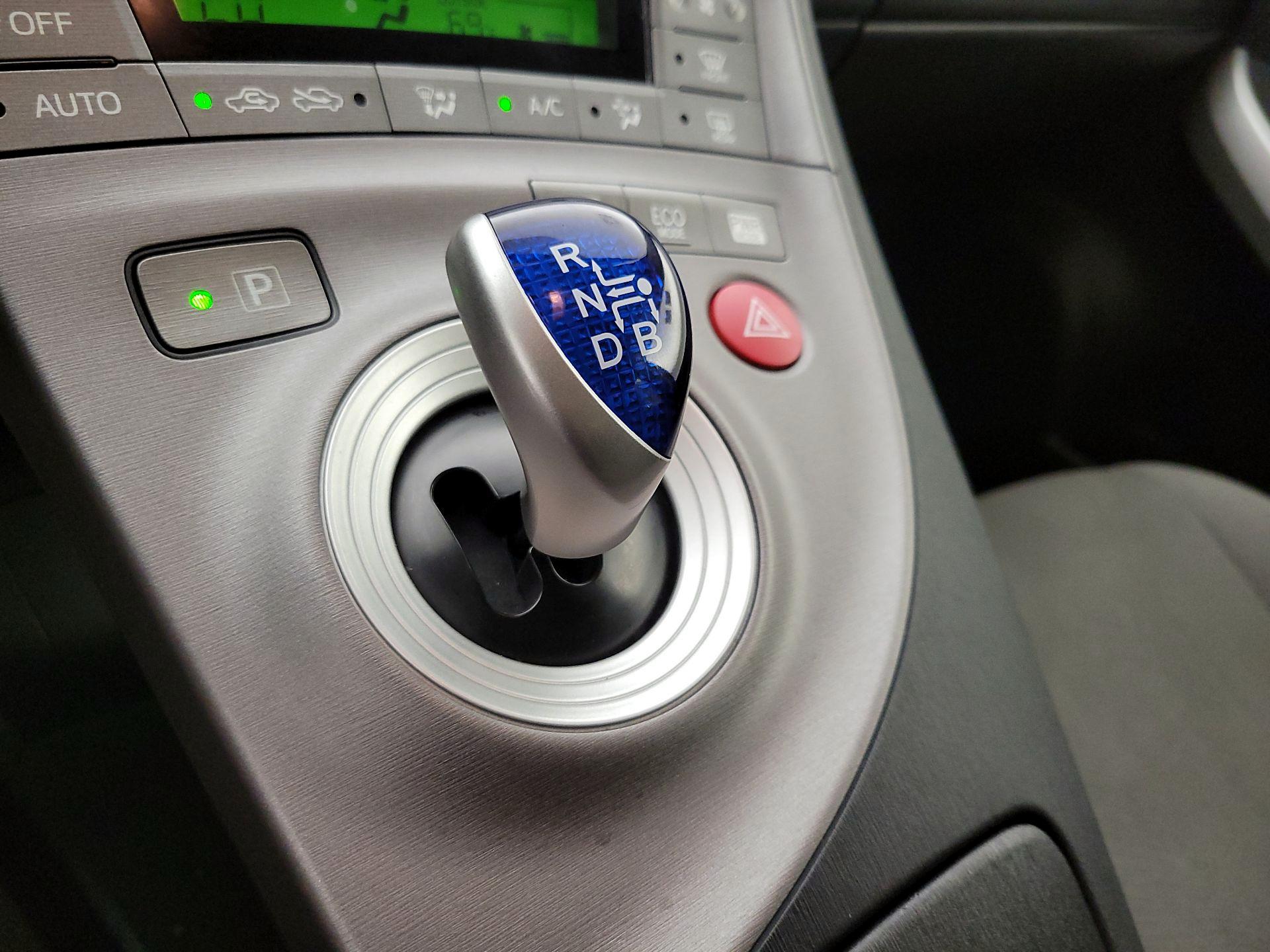 Thumbnail: 2015 Toyota Prius - 17