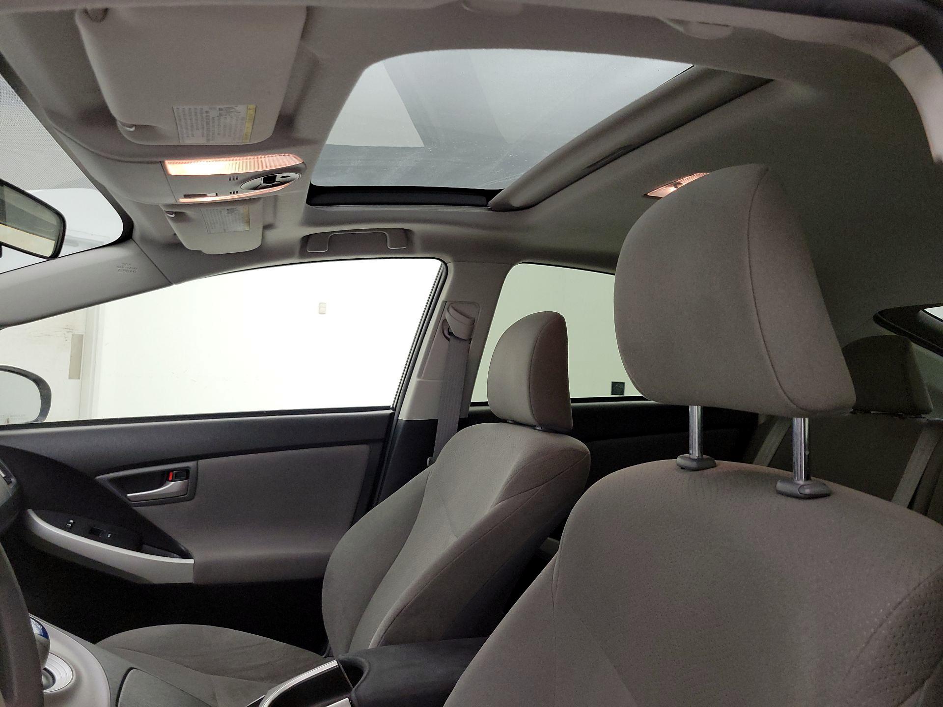 Thumbnail: 2015 Toyota Prius - 18