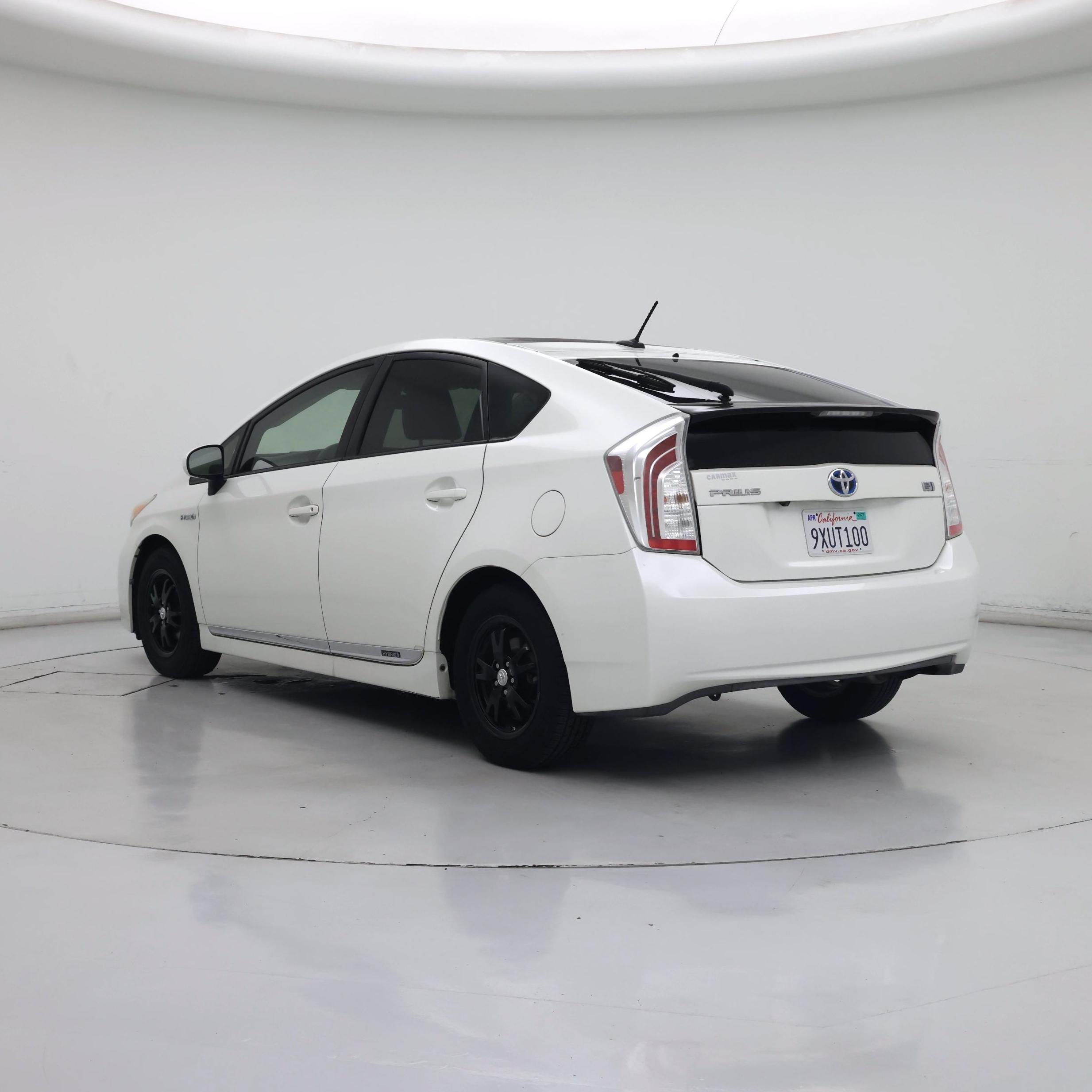 Thumbnail: 2015 Toyota Prius - 2