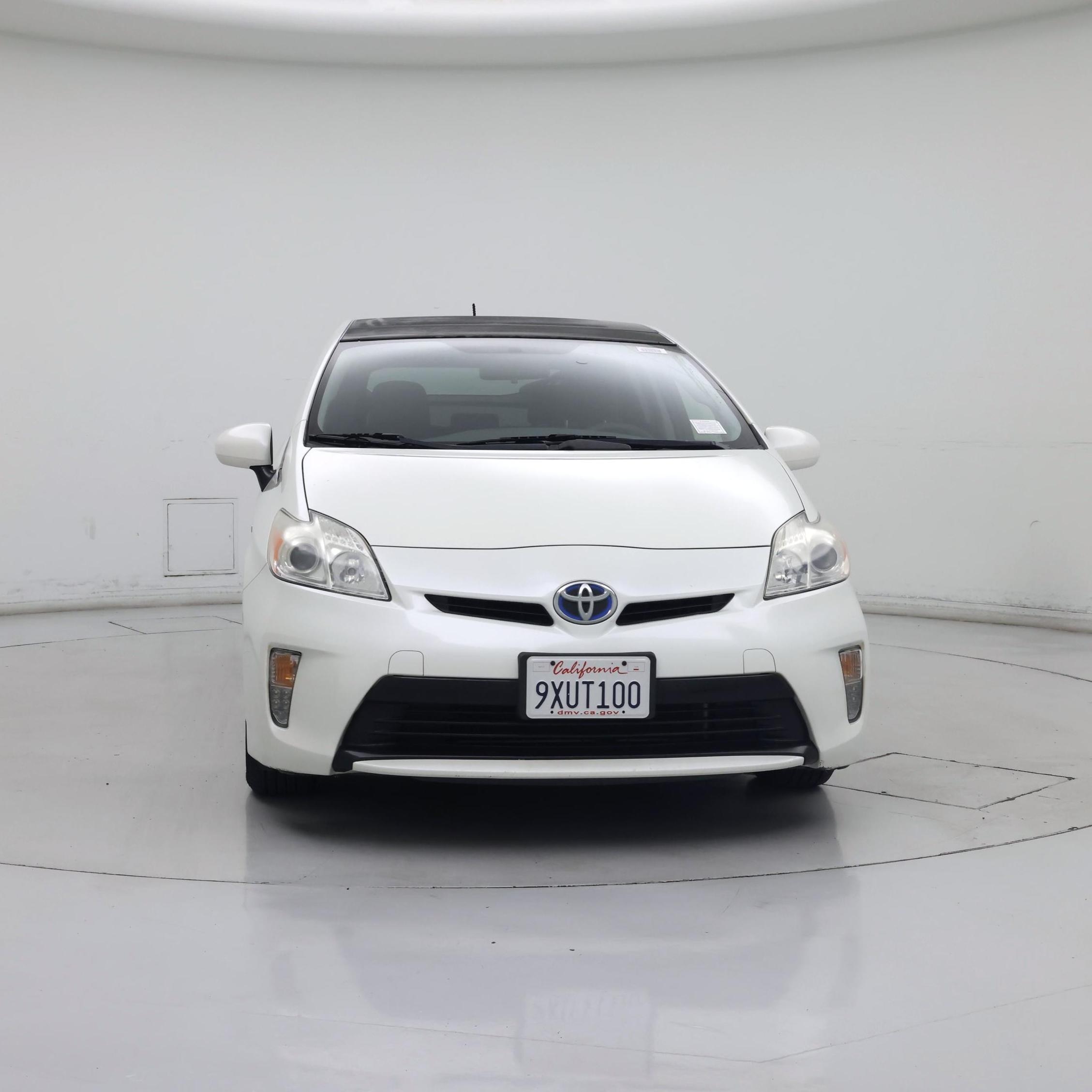 Thumbnail: 2015 Toyota Prius - 5