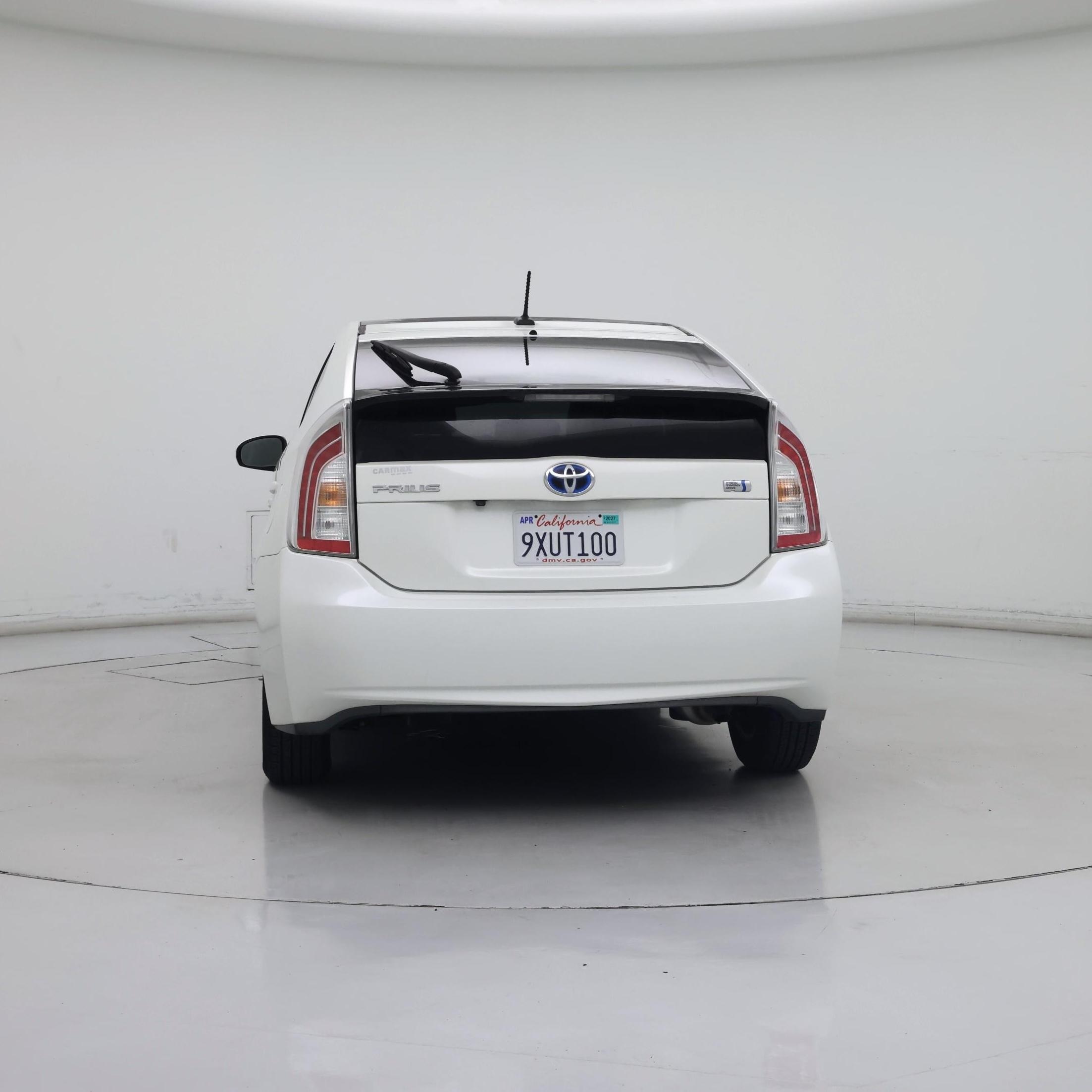 Thumbnail: 2015 Toyota Prius - 6