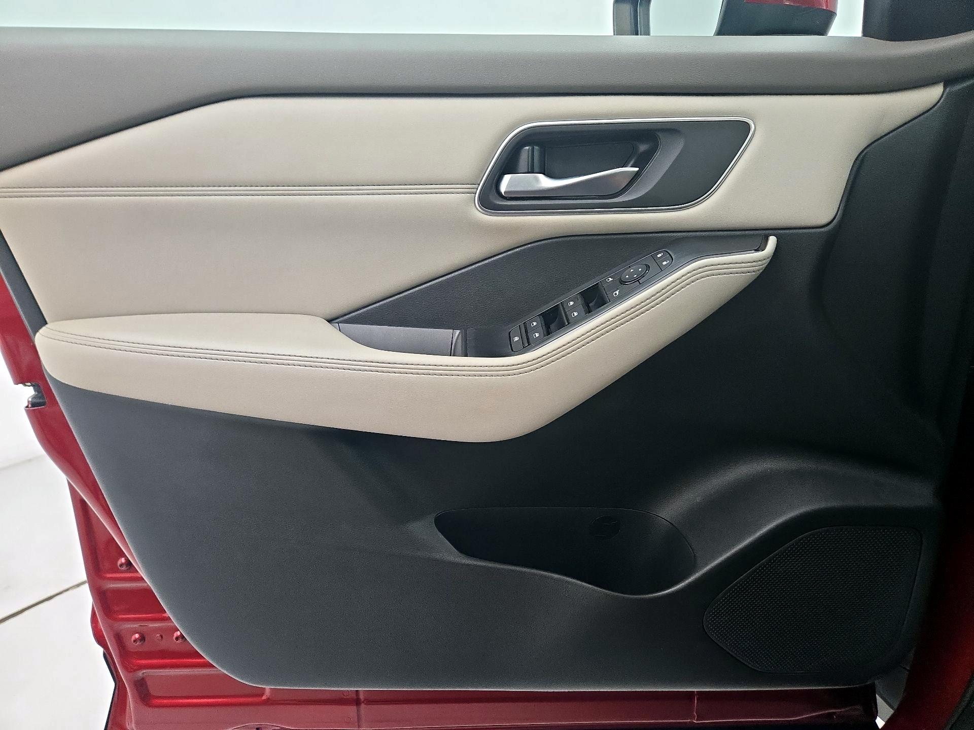 Thumbnail: 2021 Nissan Rogue - 10