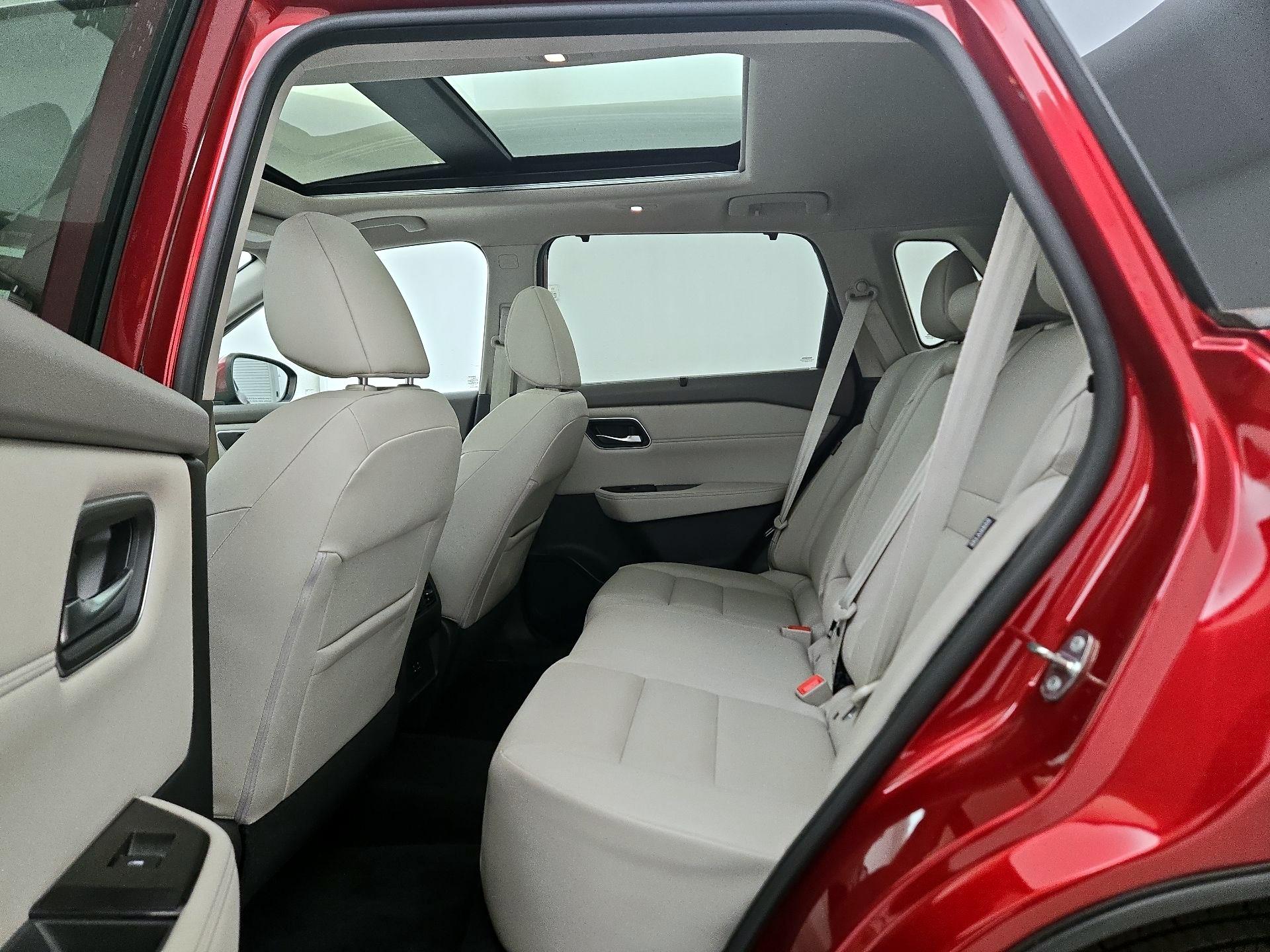 Thumbnail: 2021 Nissan Rogue - 18