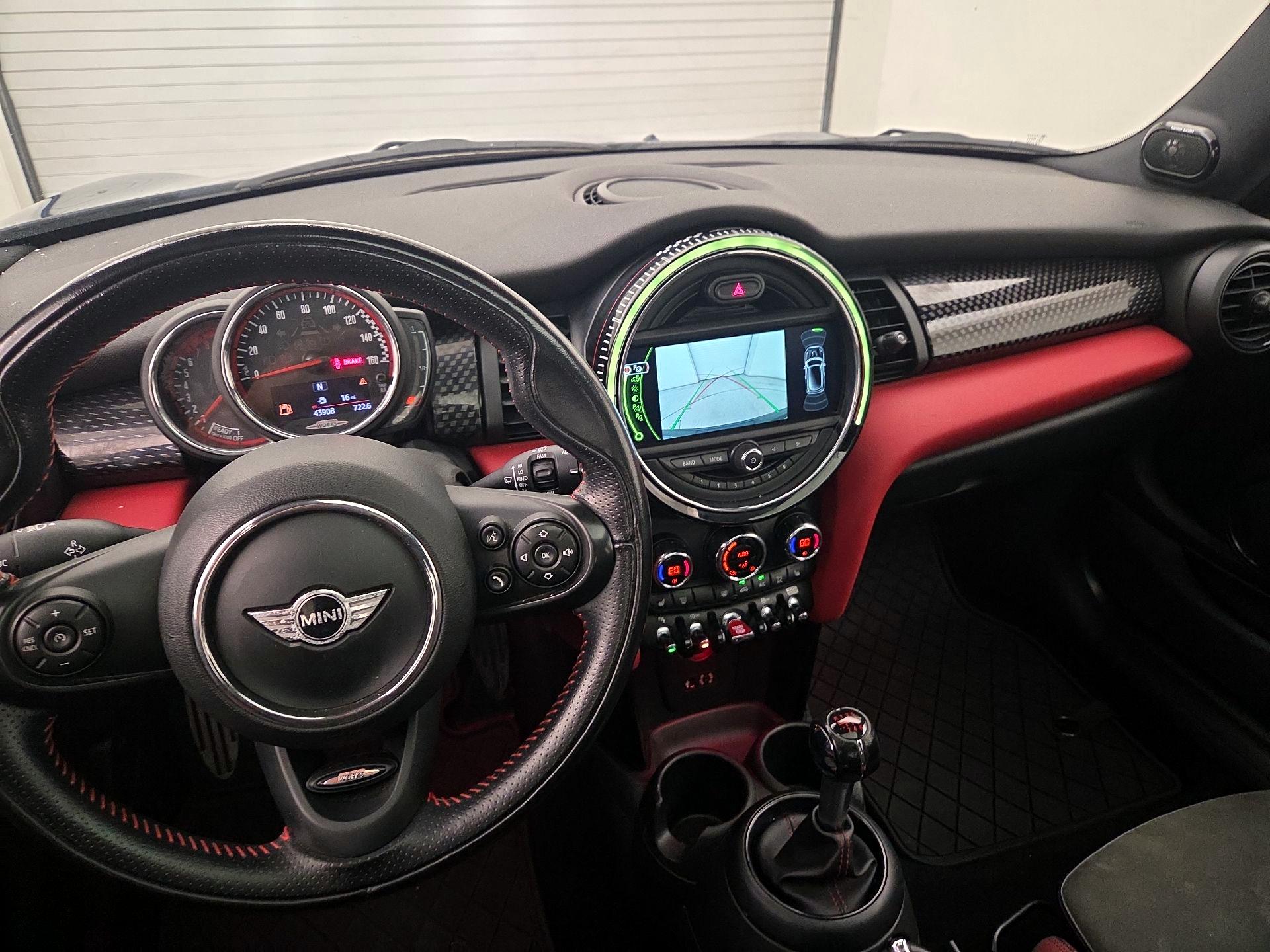 Thumbnail: 2018 MINI Cooper Hardtop - 9