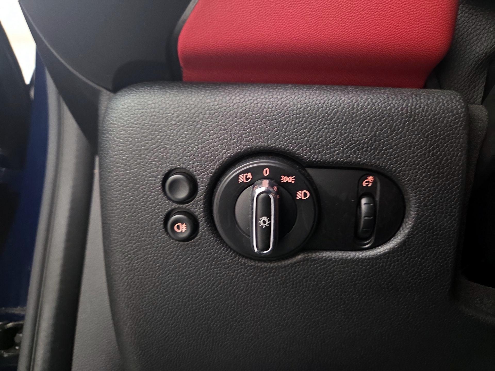 Thumbnail: 2018 MINI Cooper Hardtop - 13
