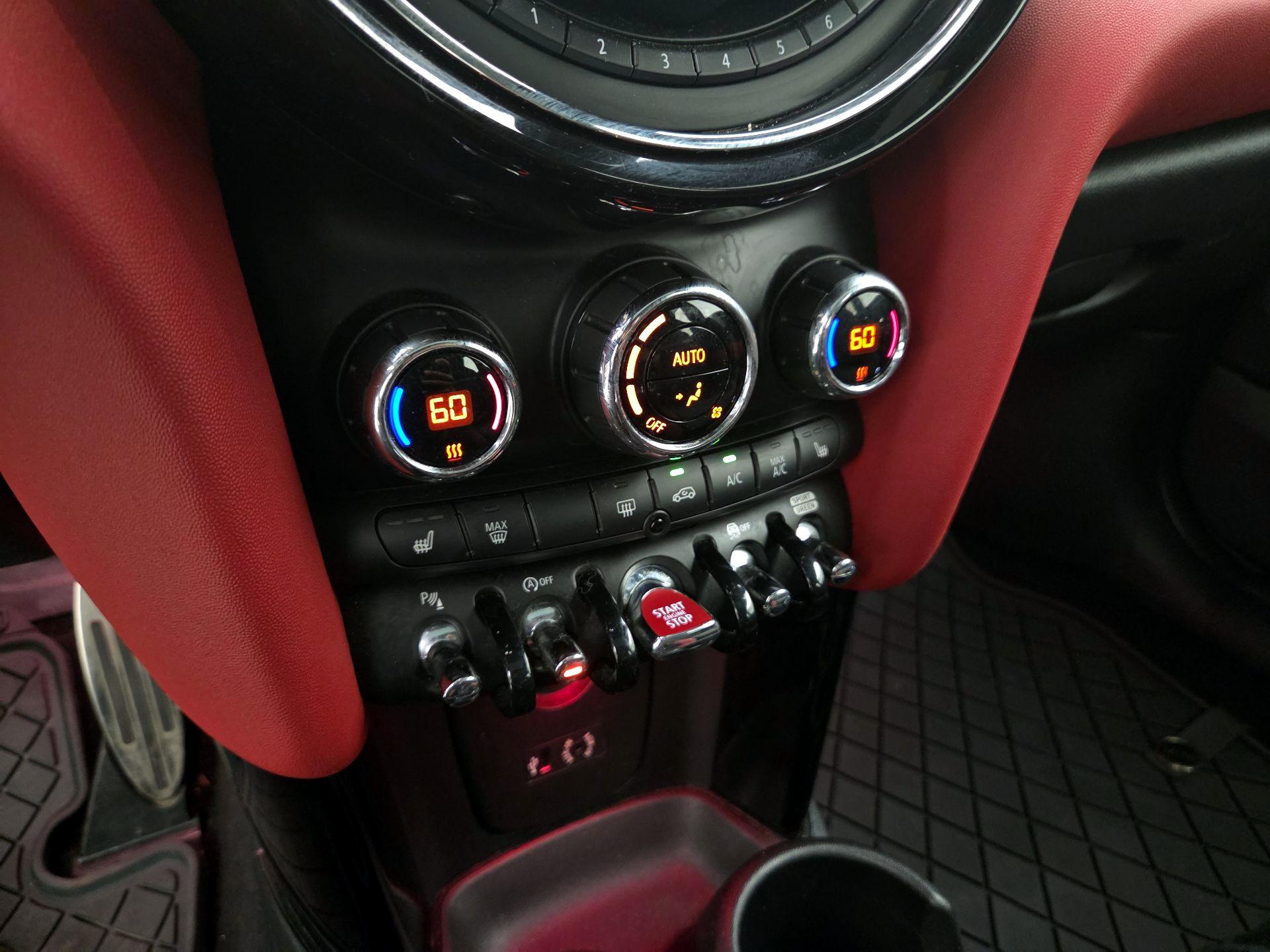 Thumbnail: 2018 MINI Cooper Hardtop - 16