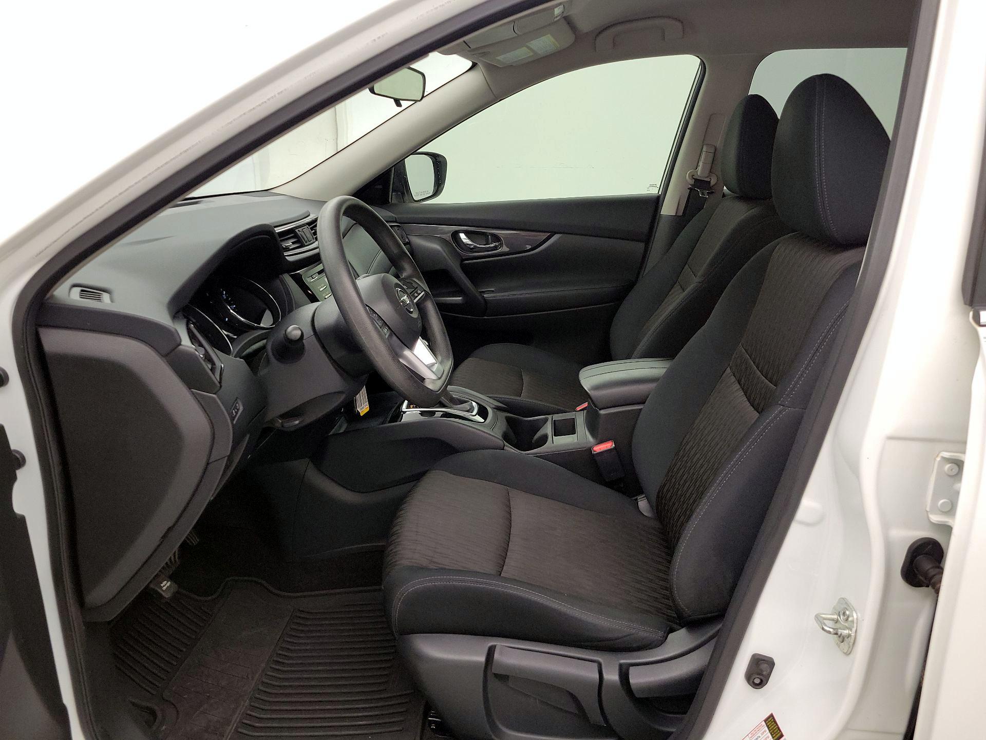 Thumbnail: 2017 Nissan Rogue - 11