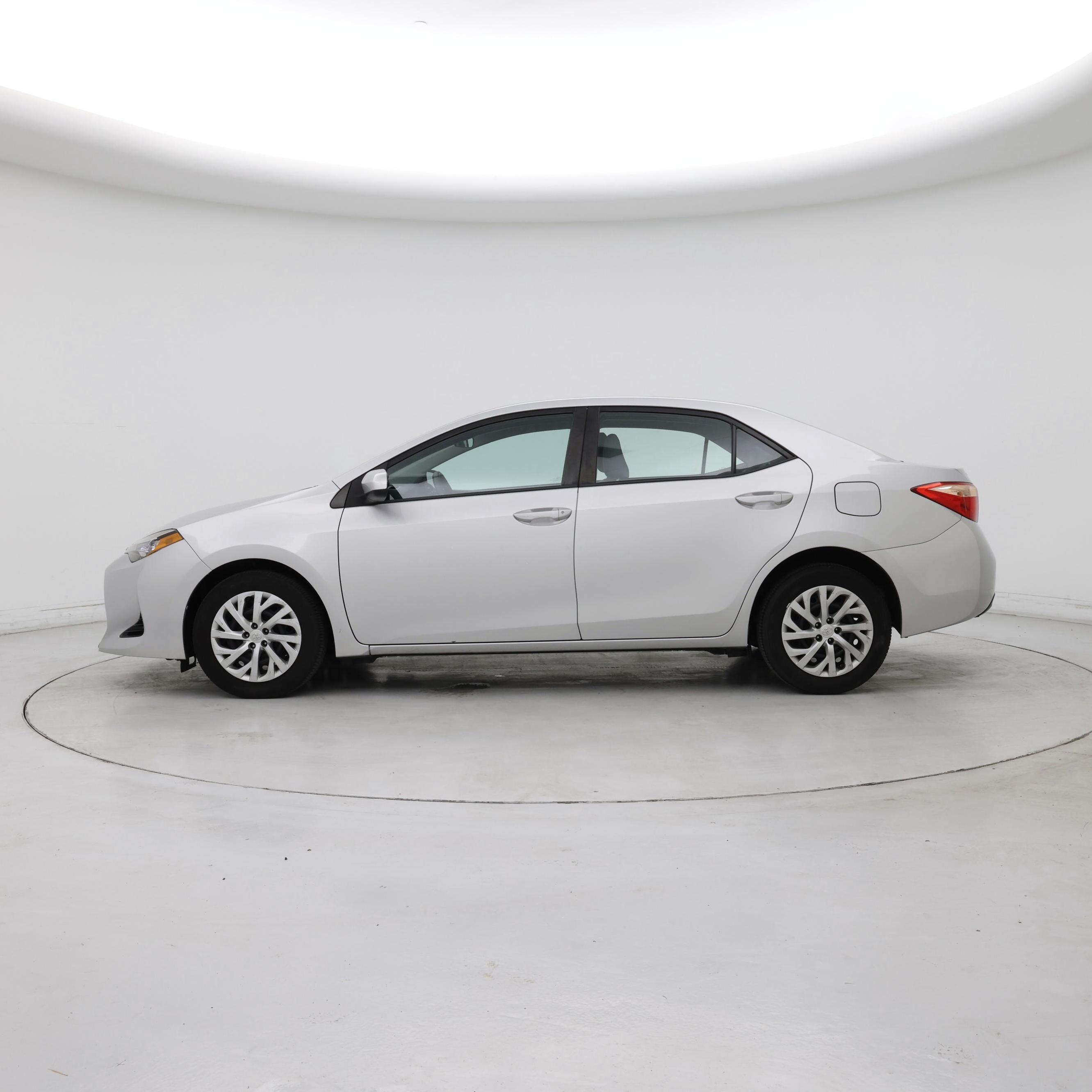 Thumbnail: 2017 Toyota Corolla - 3