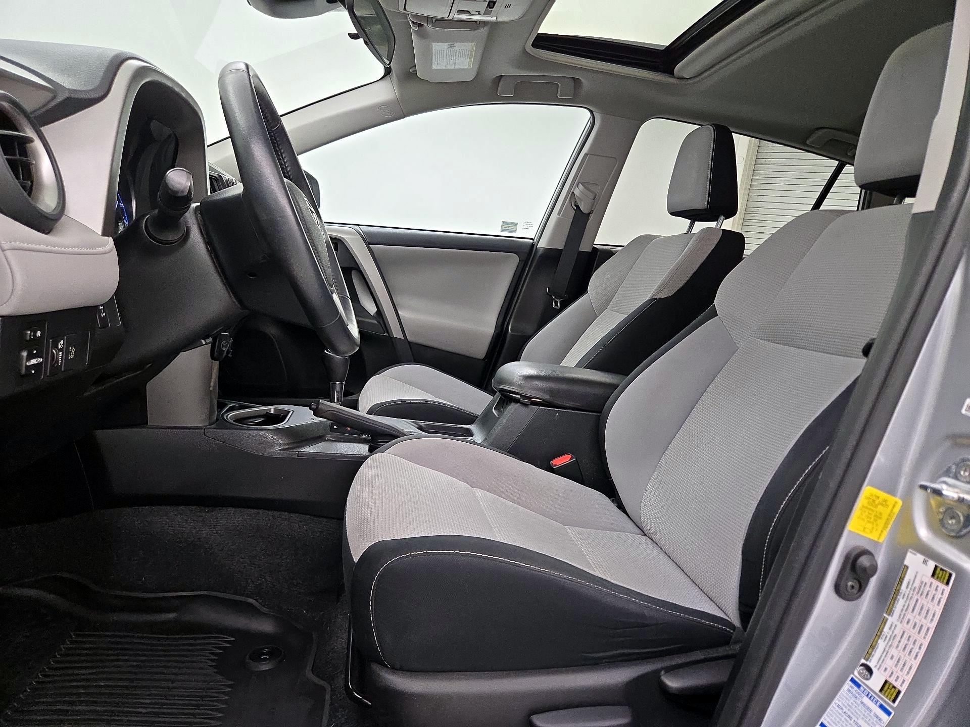 Thumbnail: 2017 Toyota RAV4 - 11