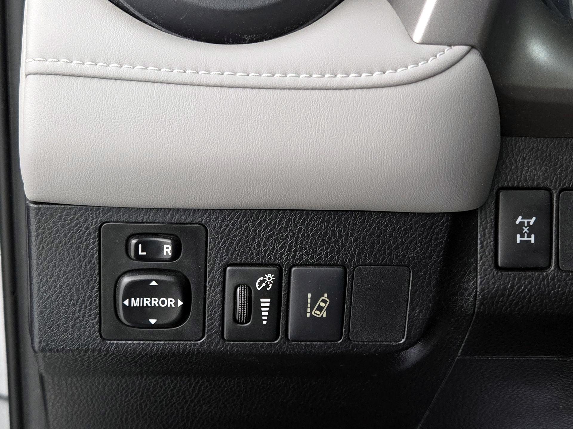 Thumbnail: 2017 Toyota RAV4 - 13