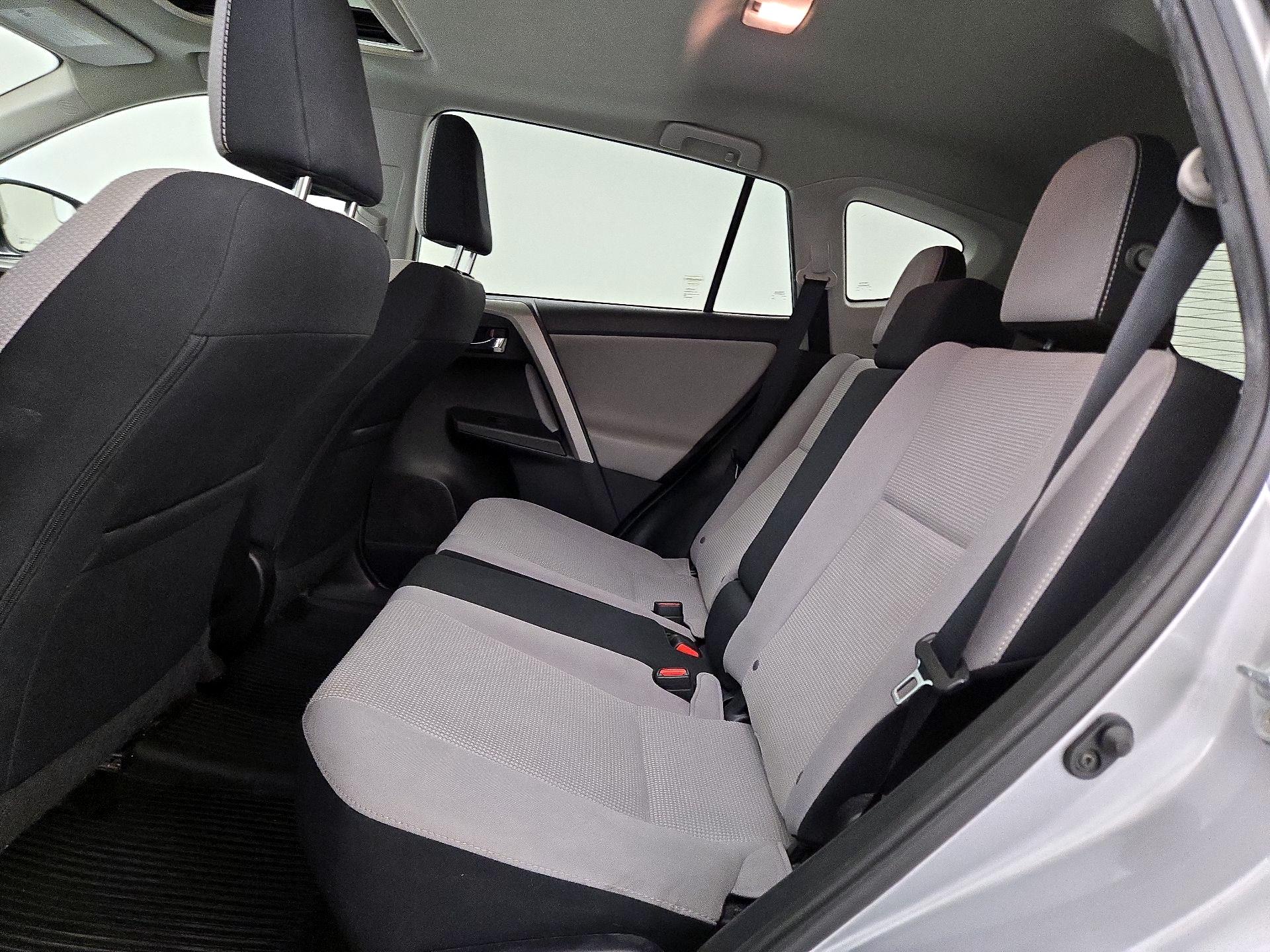 Thumbnail: 2017 Toyota RAV4 - 20