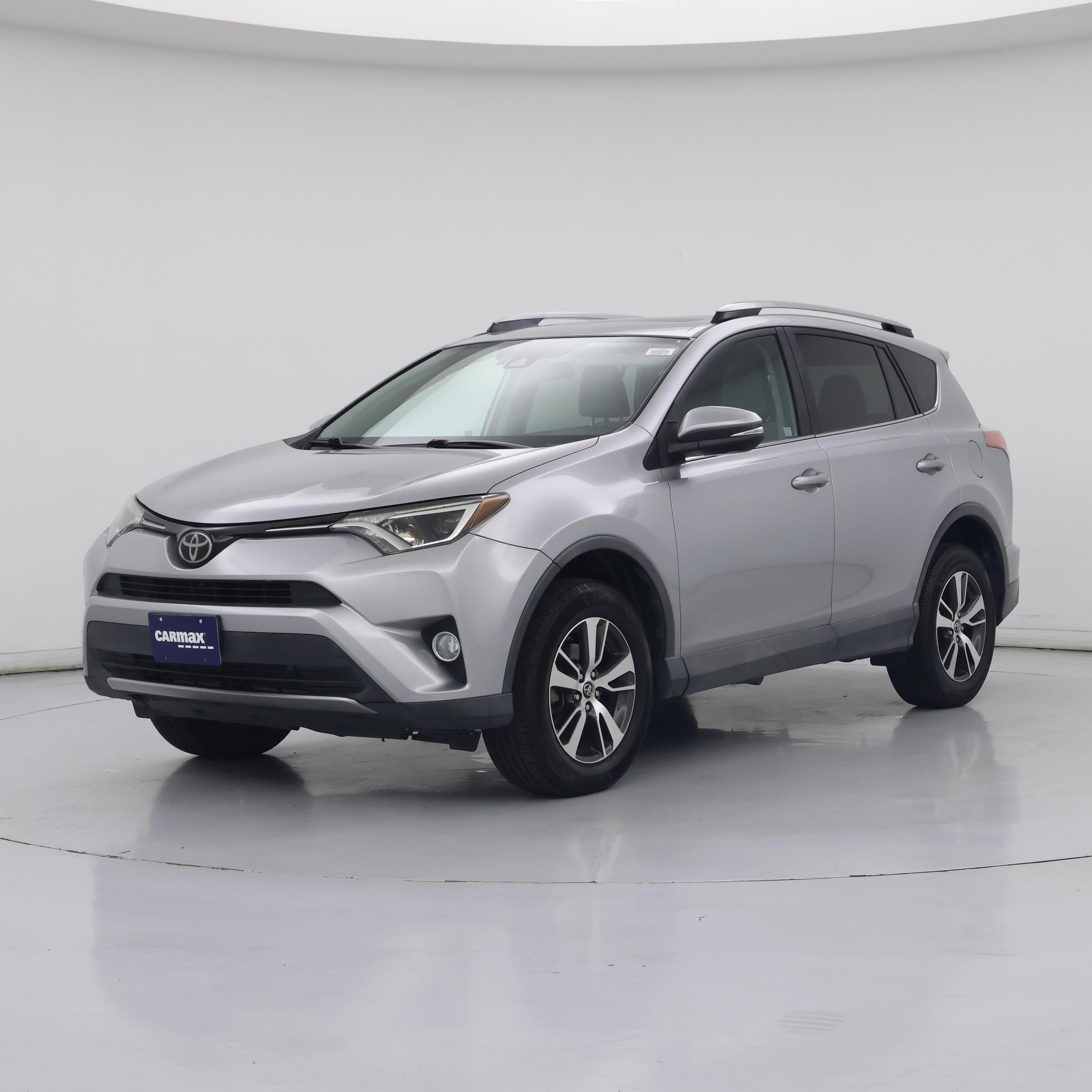 Thumbnail: 2017 Toyota RAV4 - 4