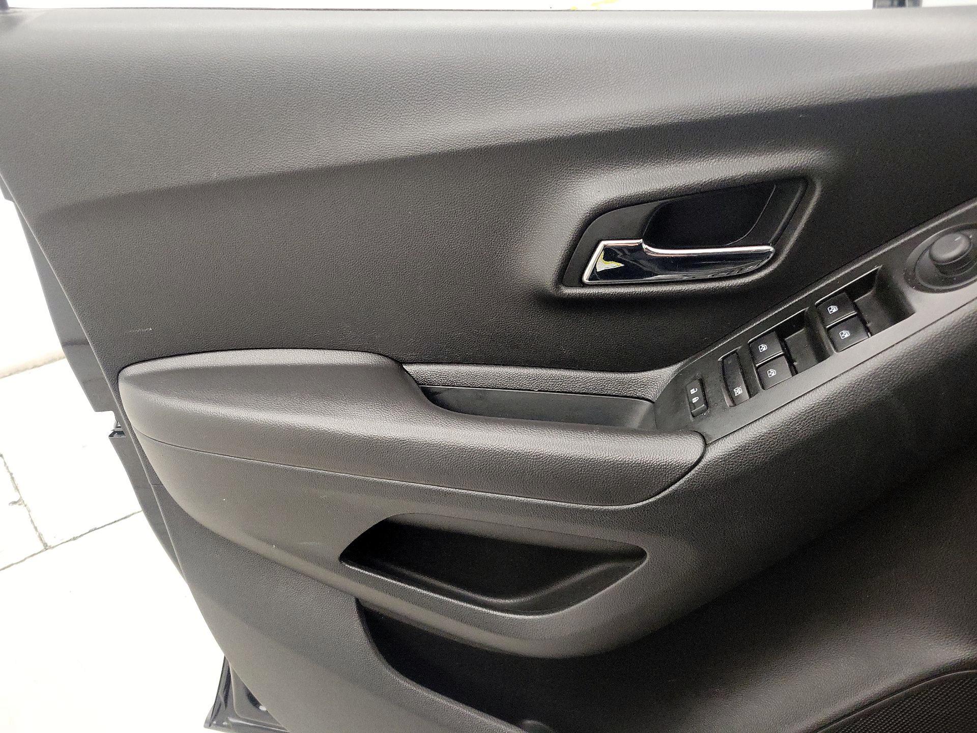 Thumbnail: 2020 Chevrolet Trax - 12