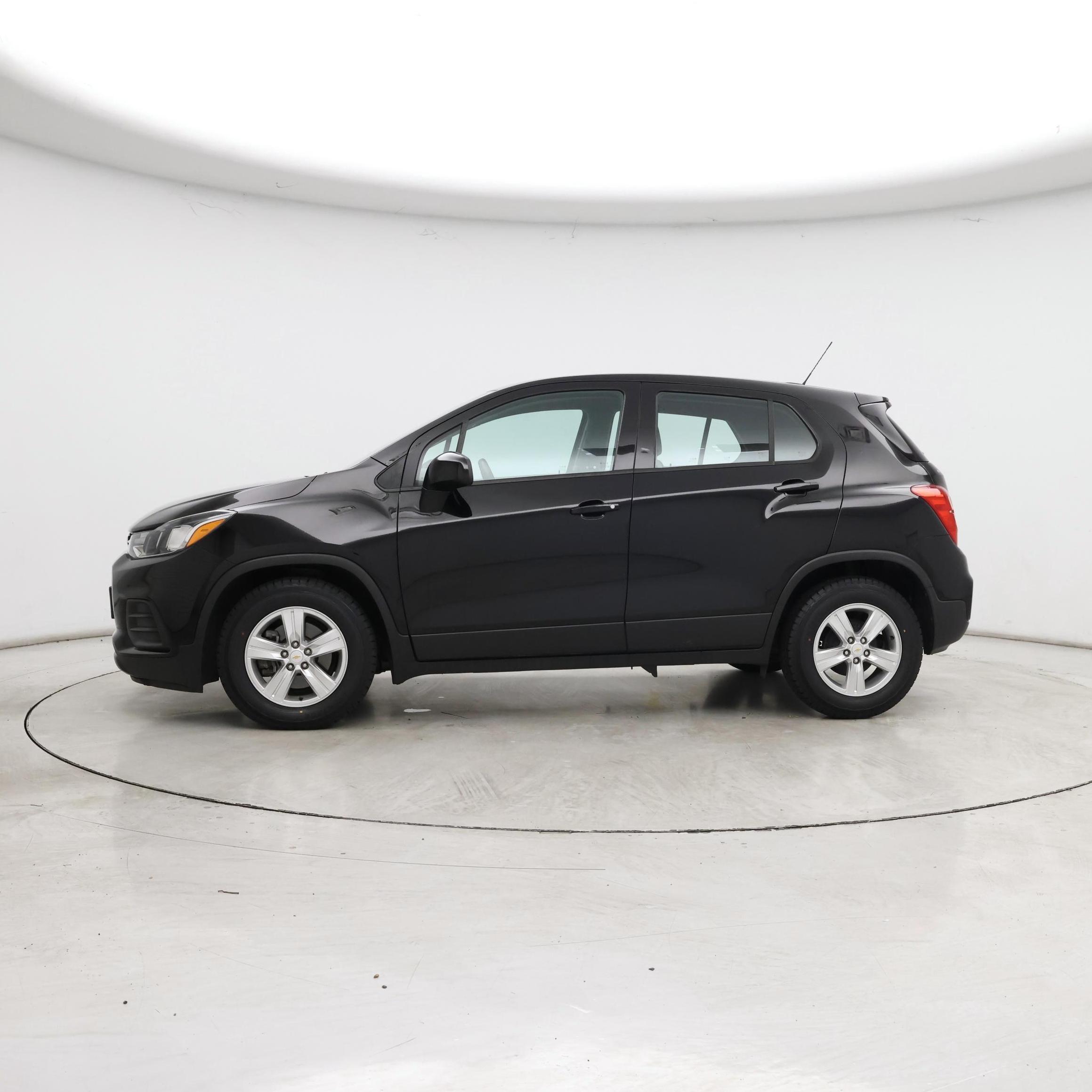 Thumbnail: 2020 Chevrolet Trax - 3