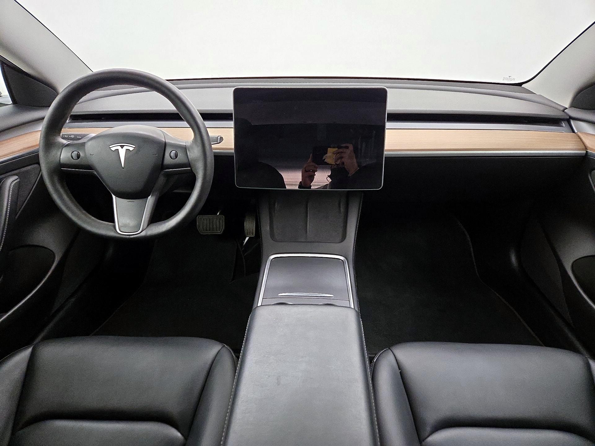 Thumbnail: 2022 Tesla Model 3 - 9