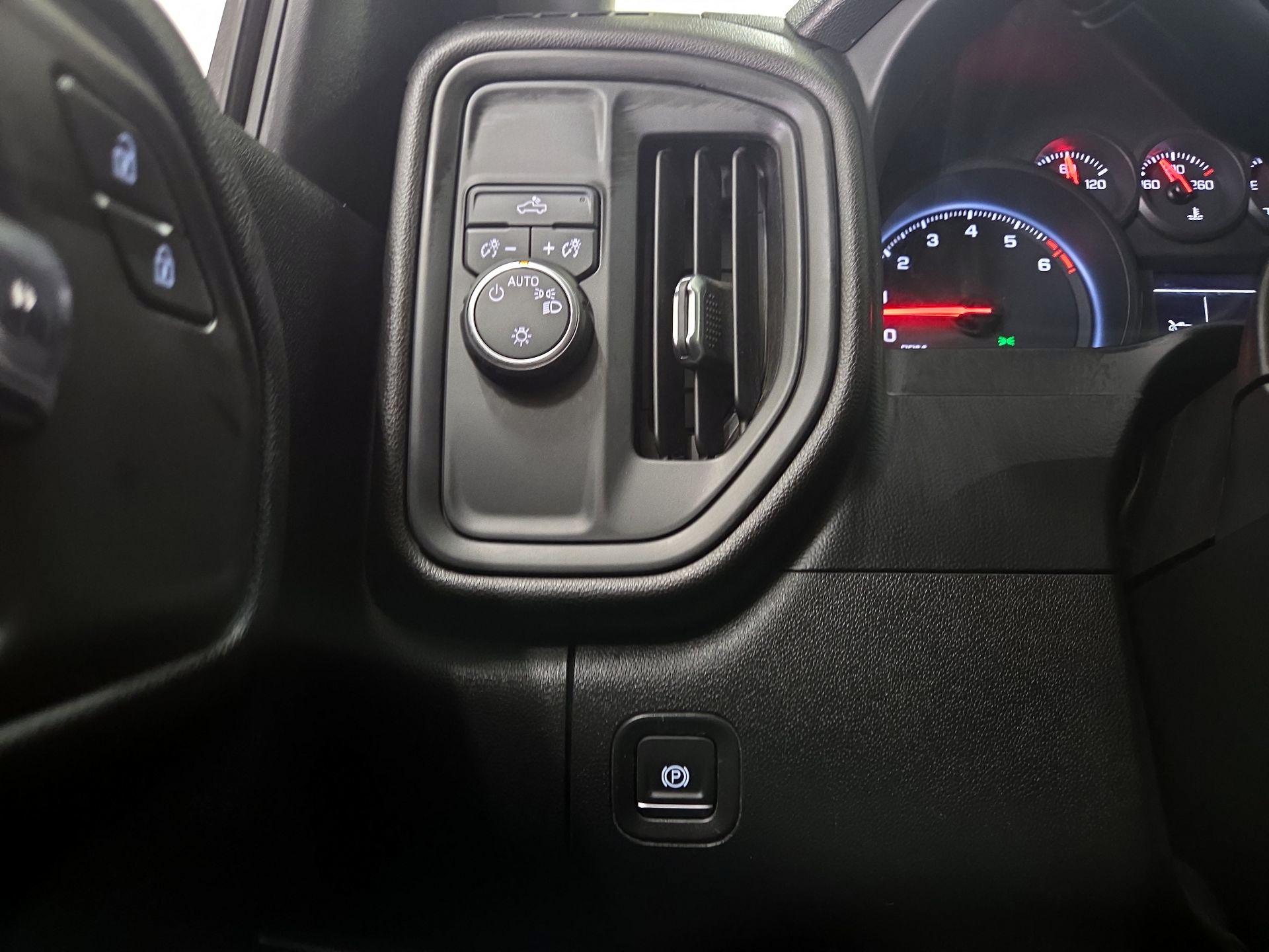 Thumbnail: 2021 Chevrolet Silverado 1500 - 13