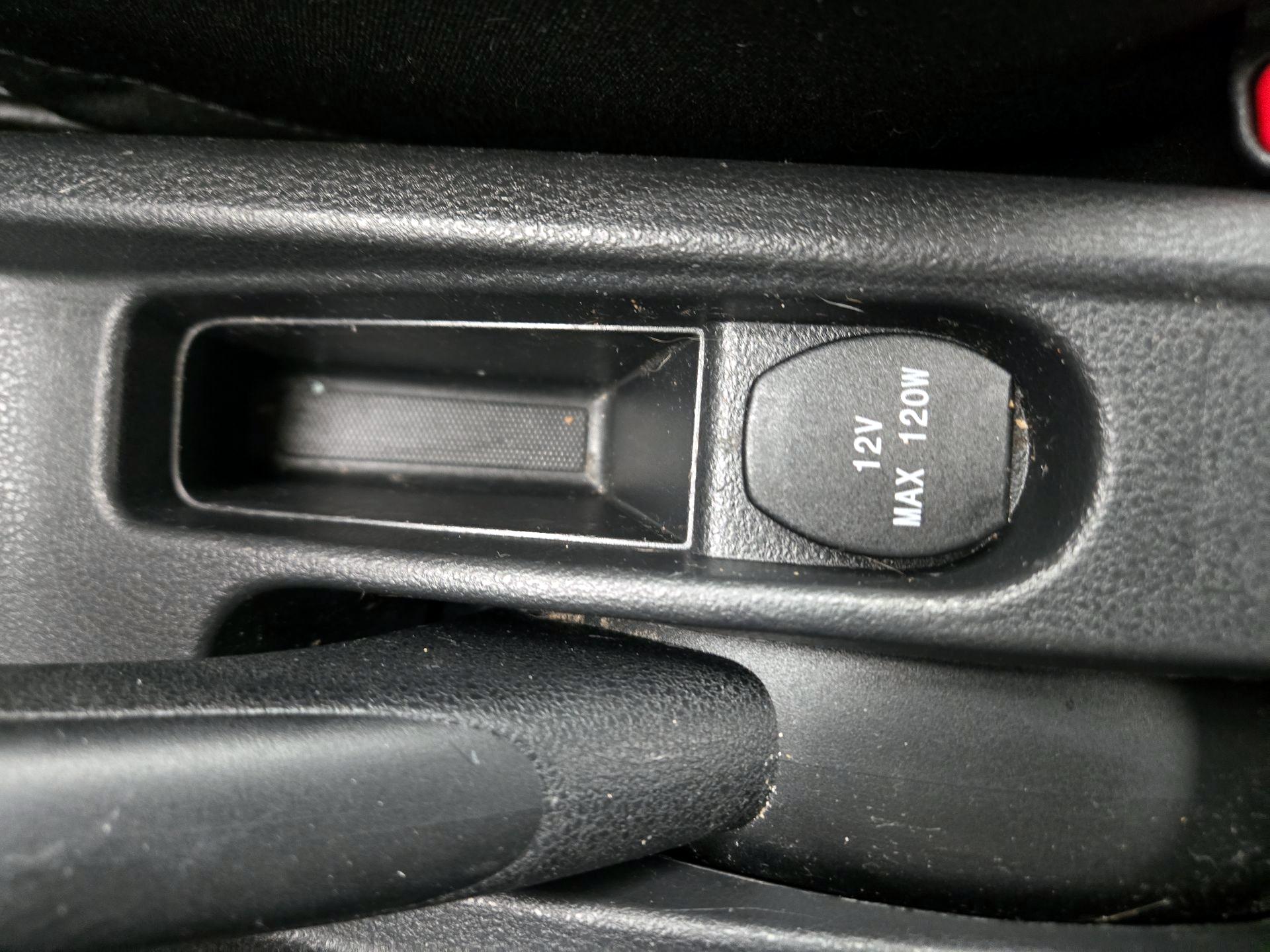 Thumbnail: 2015 Nissan Versa - 17