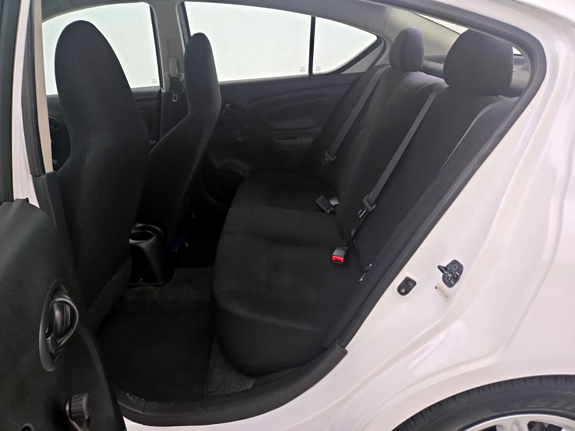 Thumbnail: 2015 Nissan Versa - 18