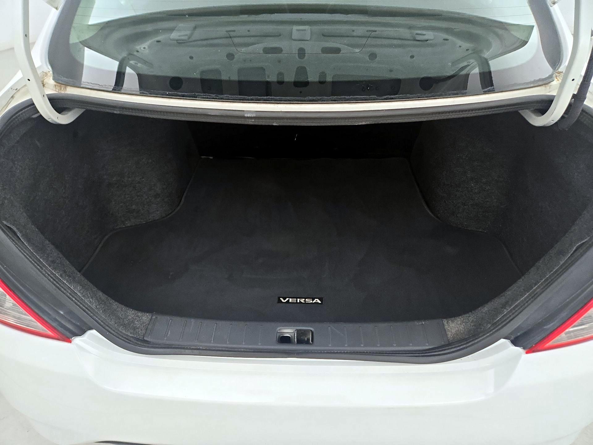 Thumbnail: 2015 Nissan Versa - 19