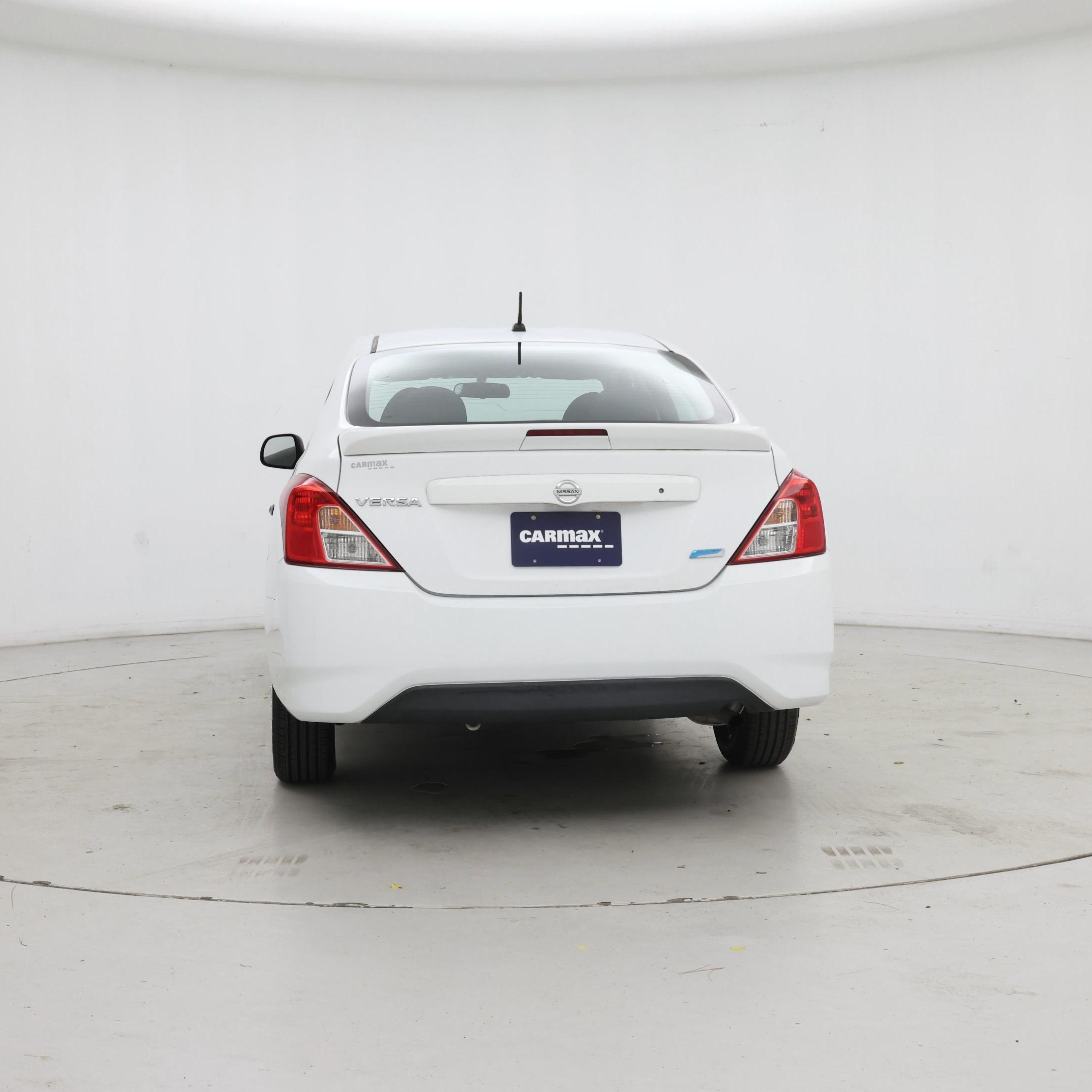 Thumbnail: 2015 Nissan Versa - 6