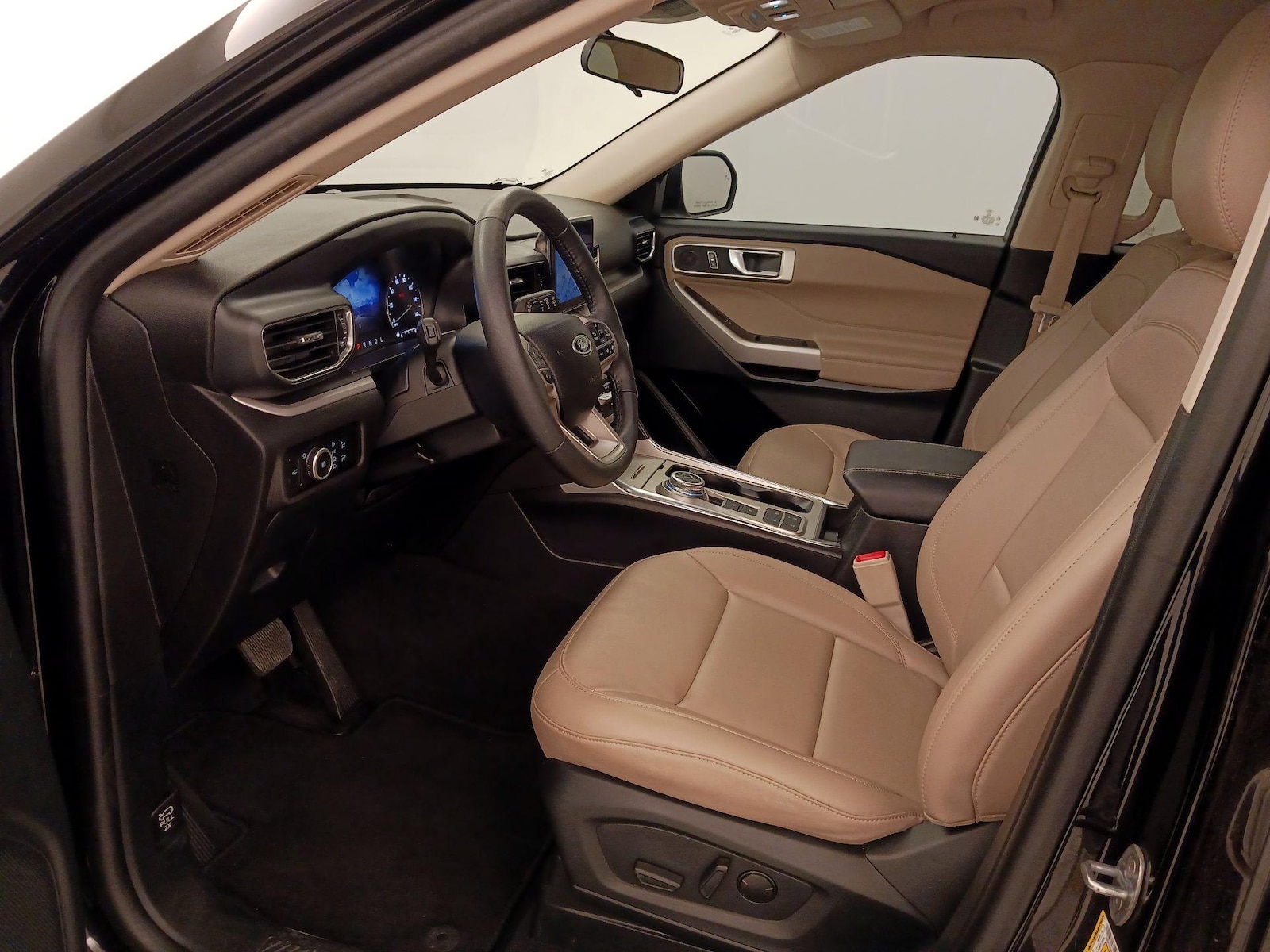 2024 Ford Explorer XLT - Photo 12