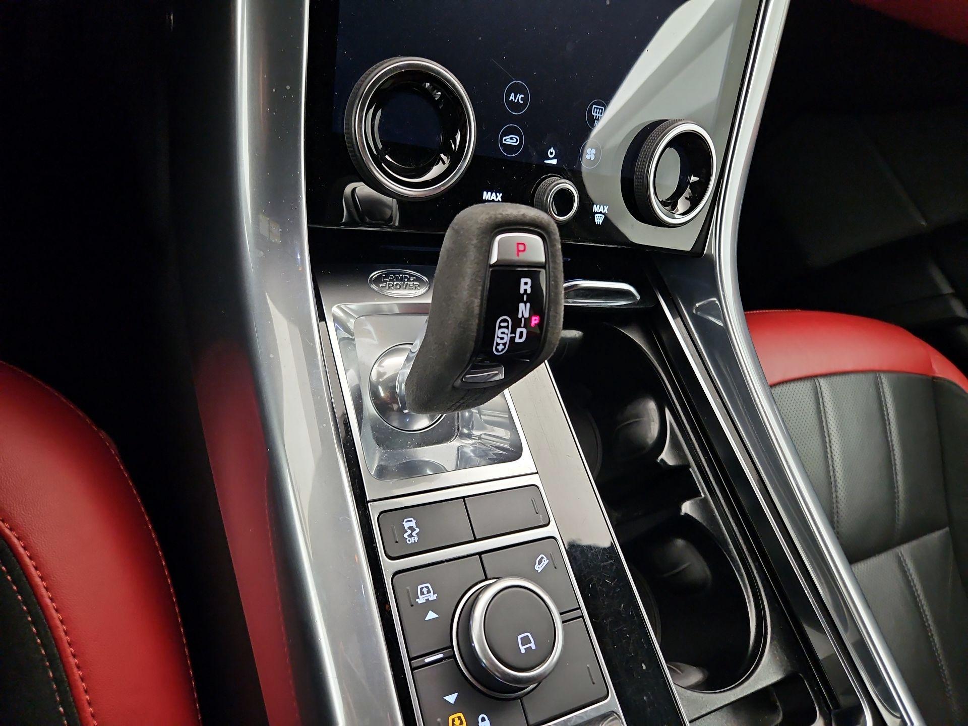 Thumbnail: 2020 Land Rover Range Rover Sport - 17
