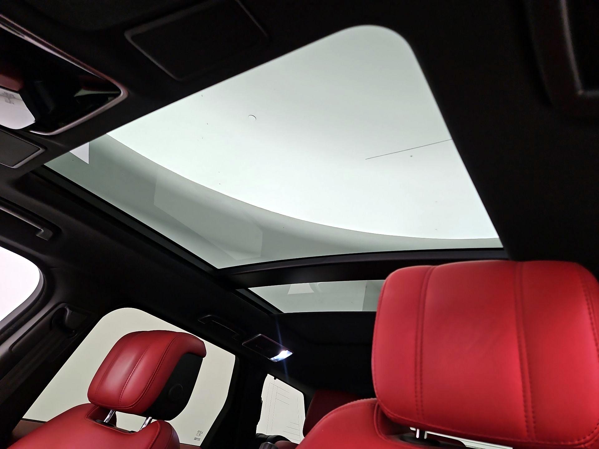 Thumbnail: 2020 Land Rover Range Rover Sport - 18