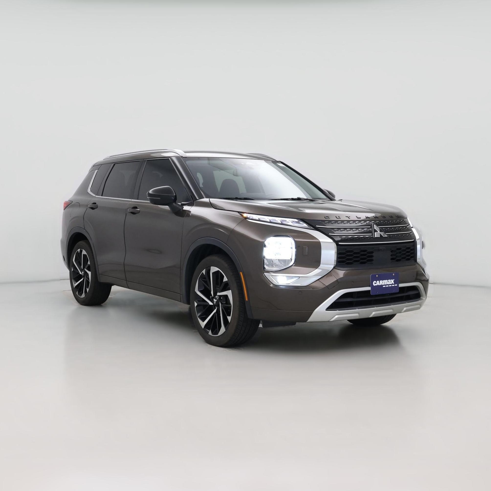 Thumbnail: 2023 Mitsubishi Outlander - 1