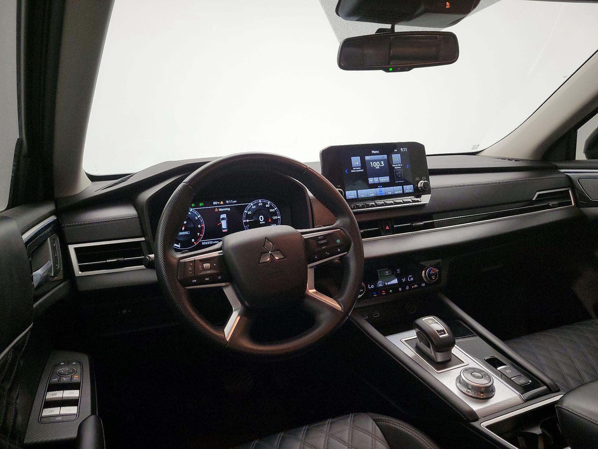 Thumbnail: 2023 Mitsubishi Outlander - 9