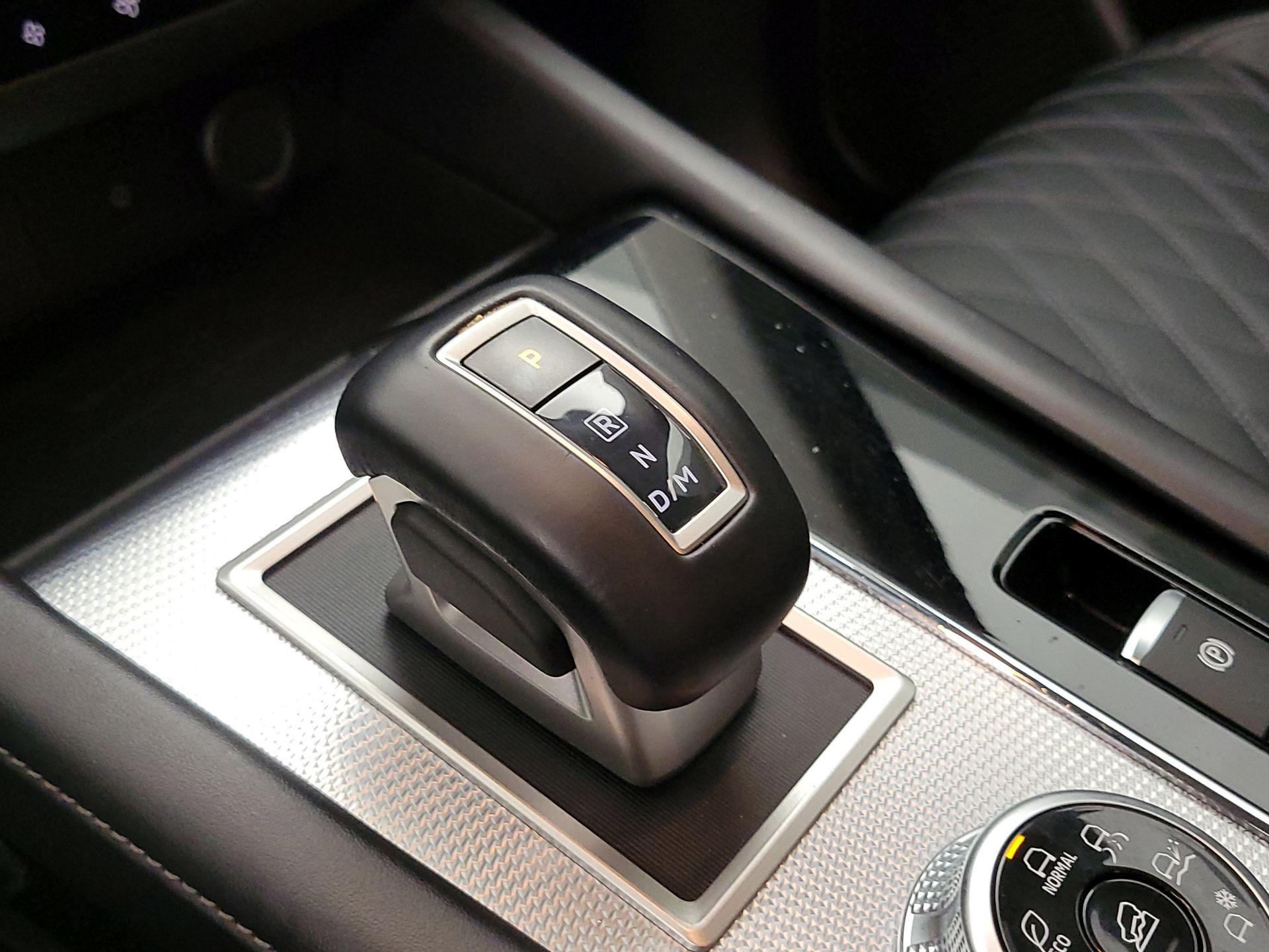 Thumbnail: 2023 Mitsubishi Outlander - 17