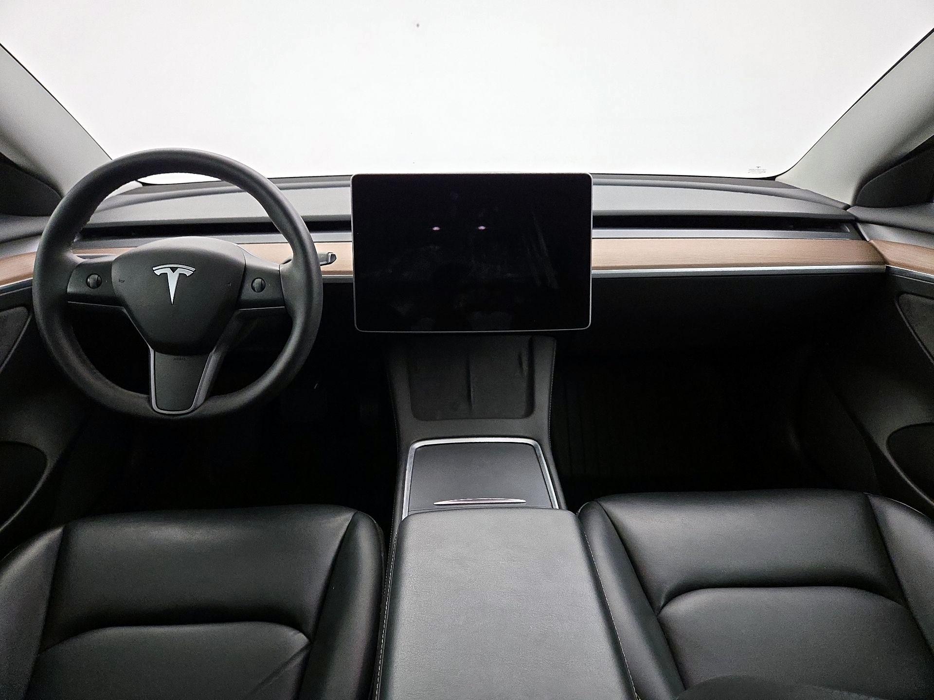 Thumbnail: 2023 Tesla Model 3 - 9
