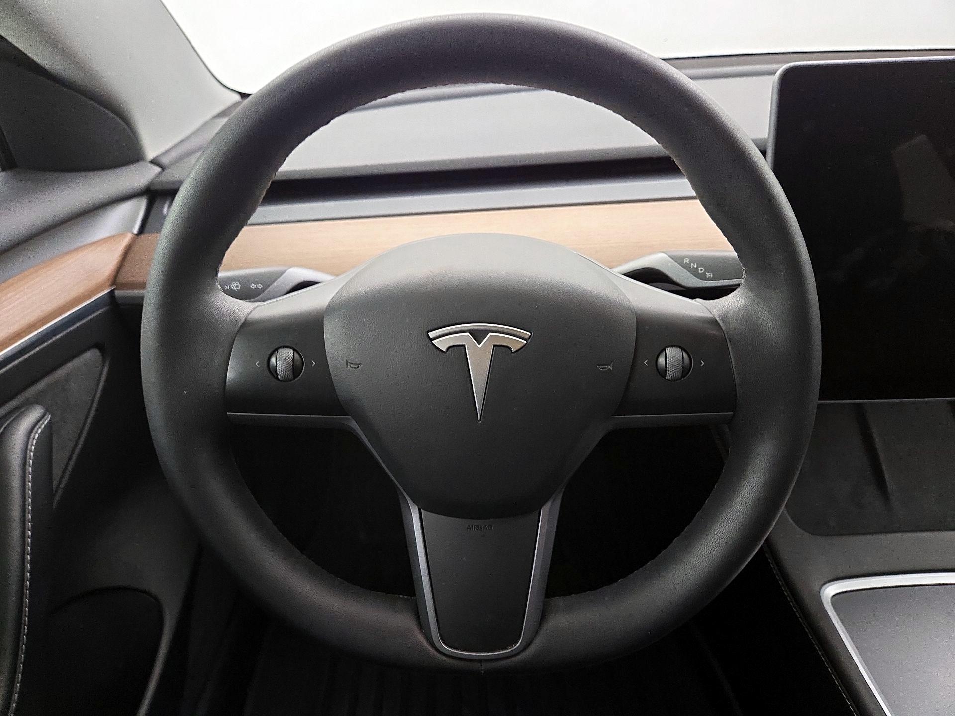 Thumbnail: 2023 Tesla Model 3 - 10