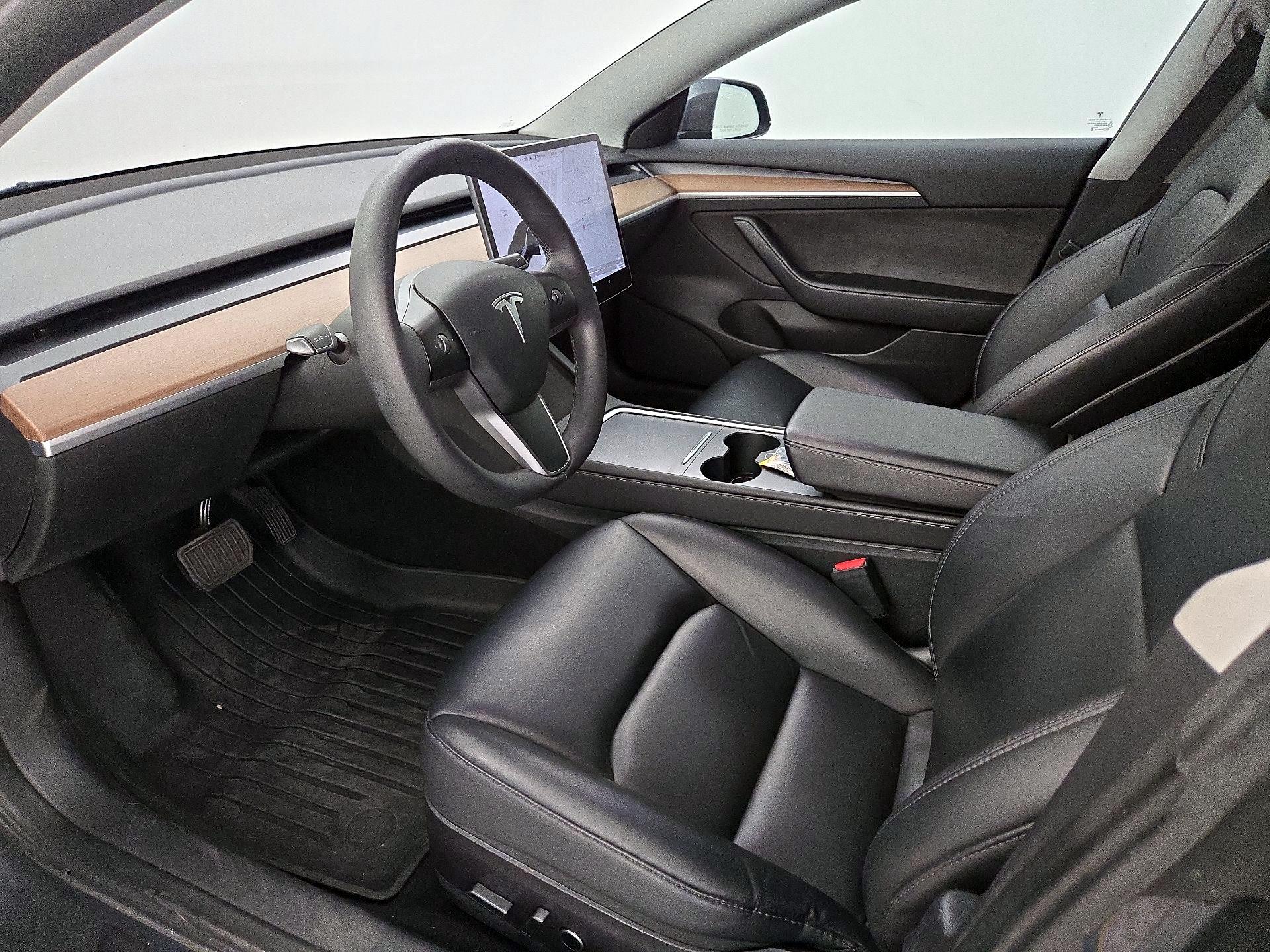 Thumbnail: 2023 Tesla Model 3 - 11