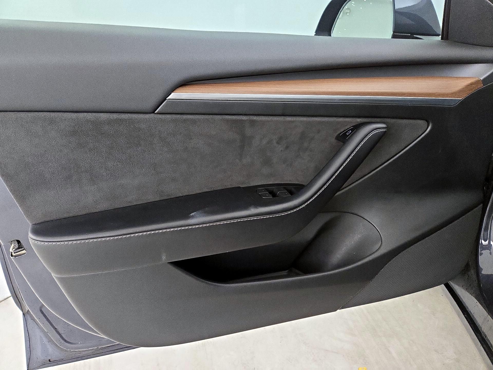 Thumbnail: 2023 Tesla Model 3 - 12