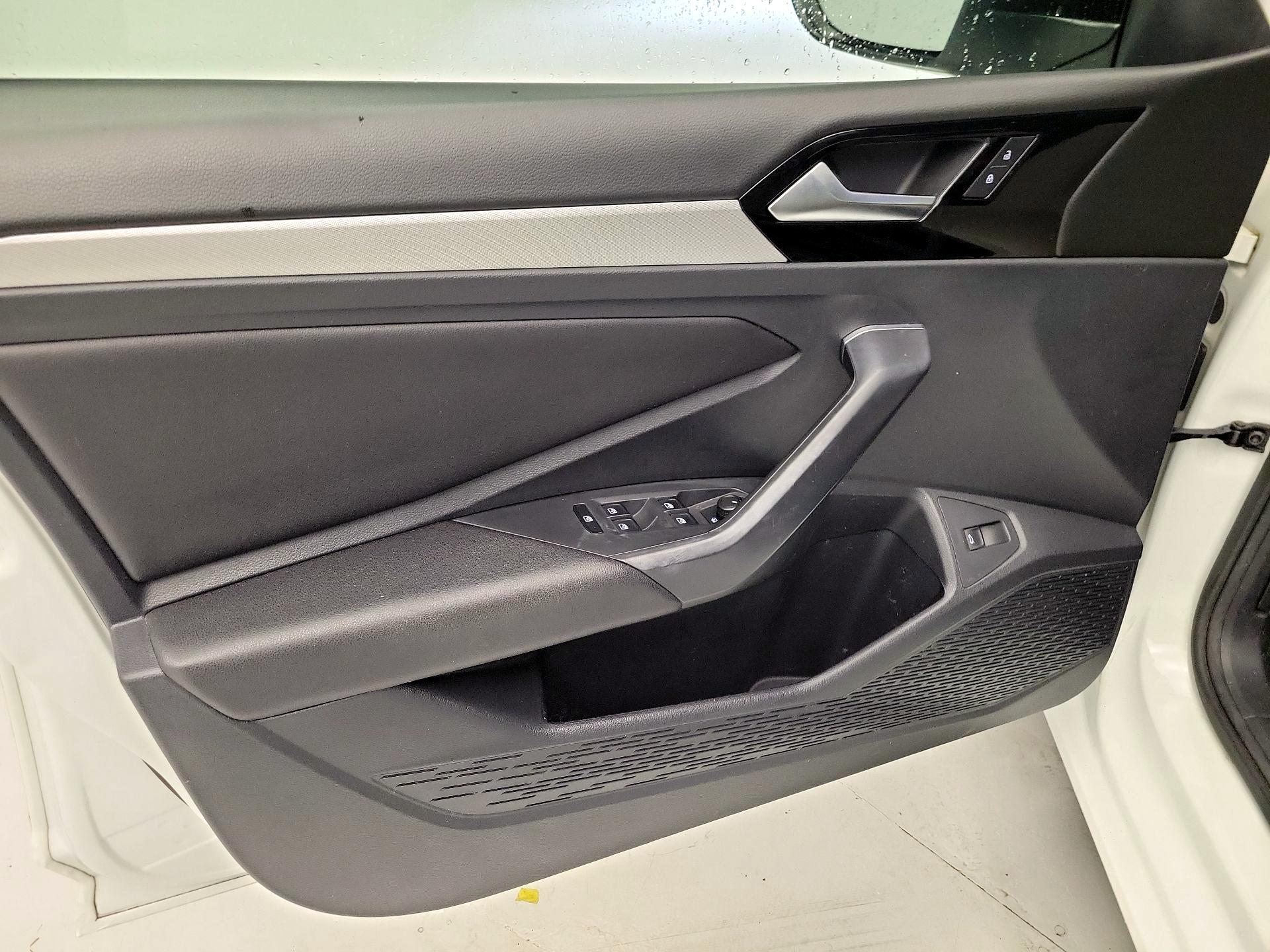 Thumbnail: 2019 Volkswagen Jetta - 12