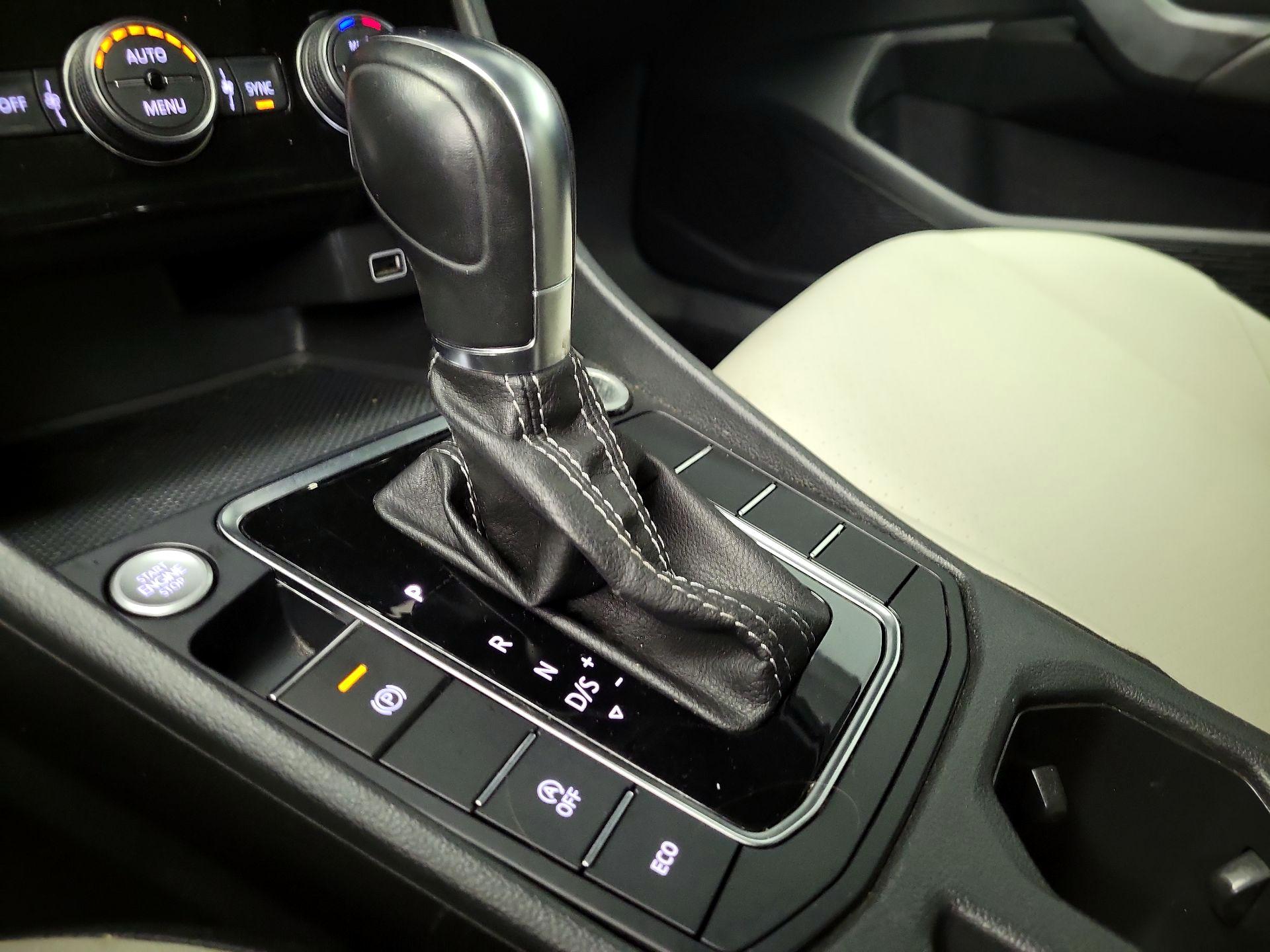 Thumbnail: 2019 Volkswagen Jetta - 17