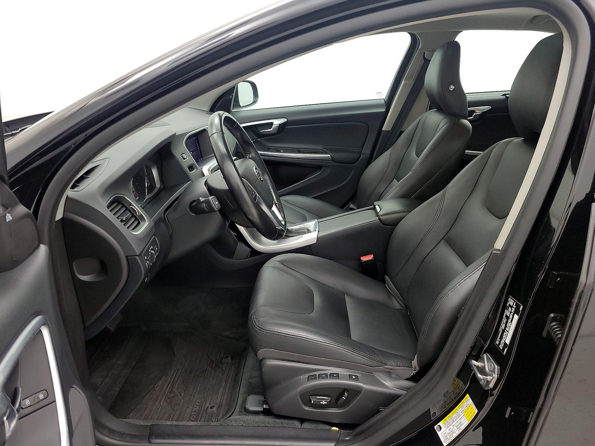 Thumbnail: 2017 Volvo S60 - 11