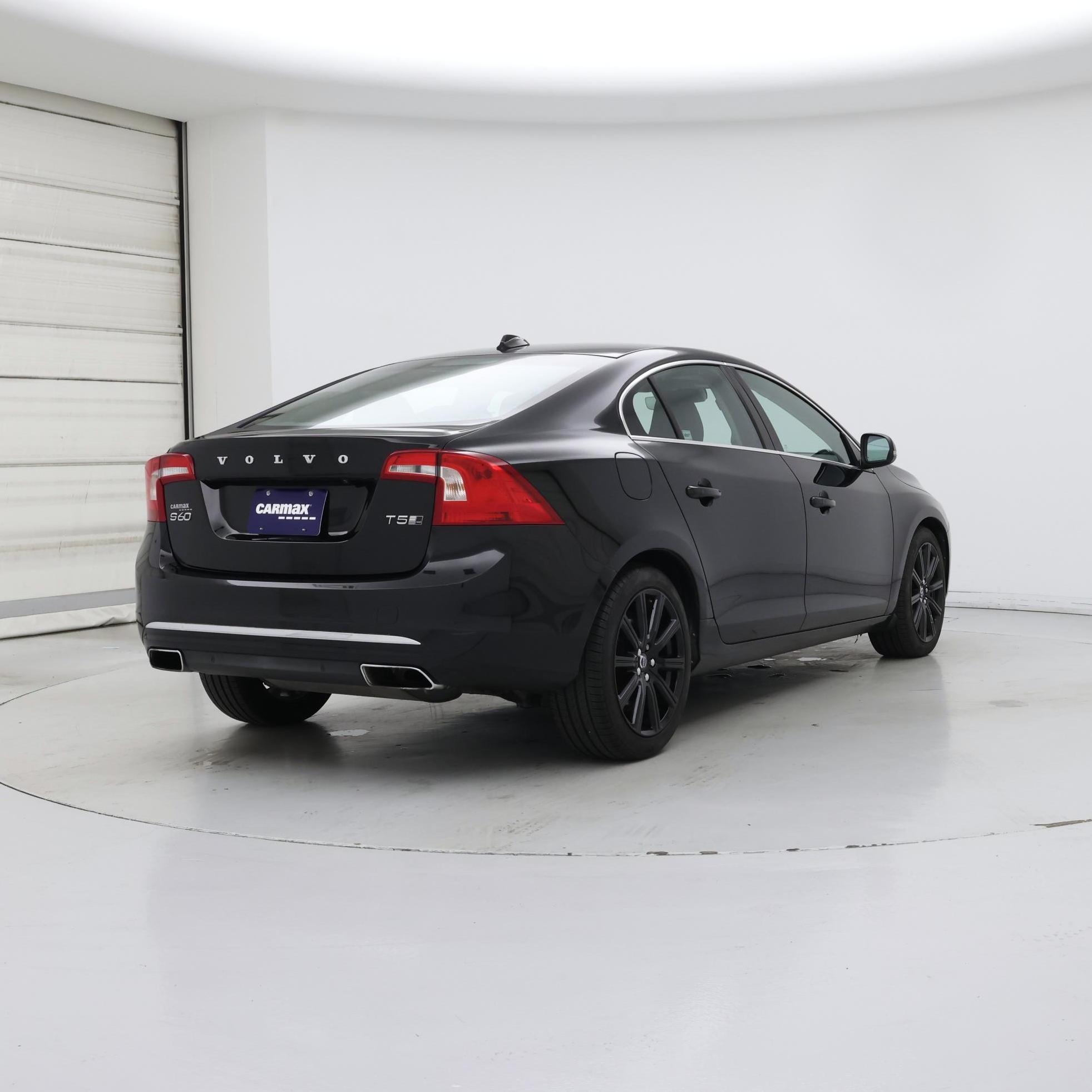 Thumbnail: 2017 Volvo S60 - 8