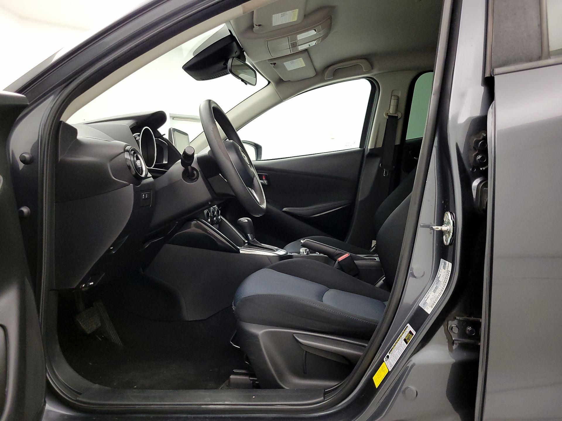 Thumbnail: 2017 Toyota Yaris iA - 11
