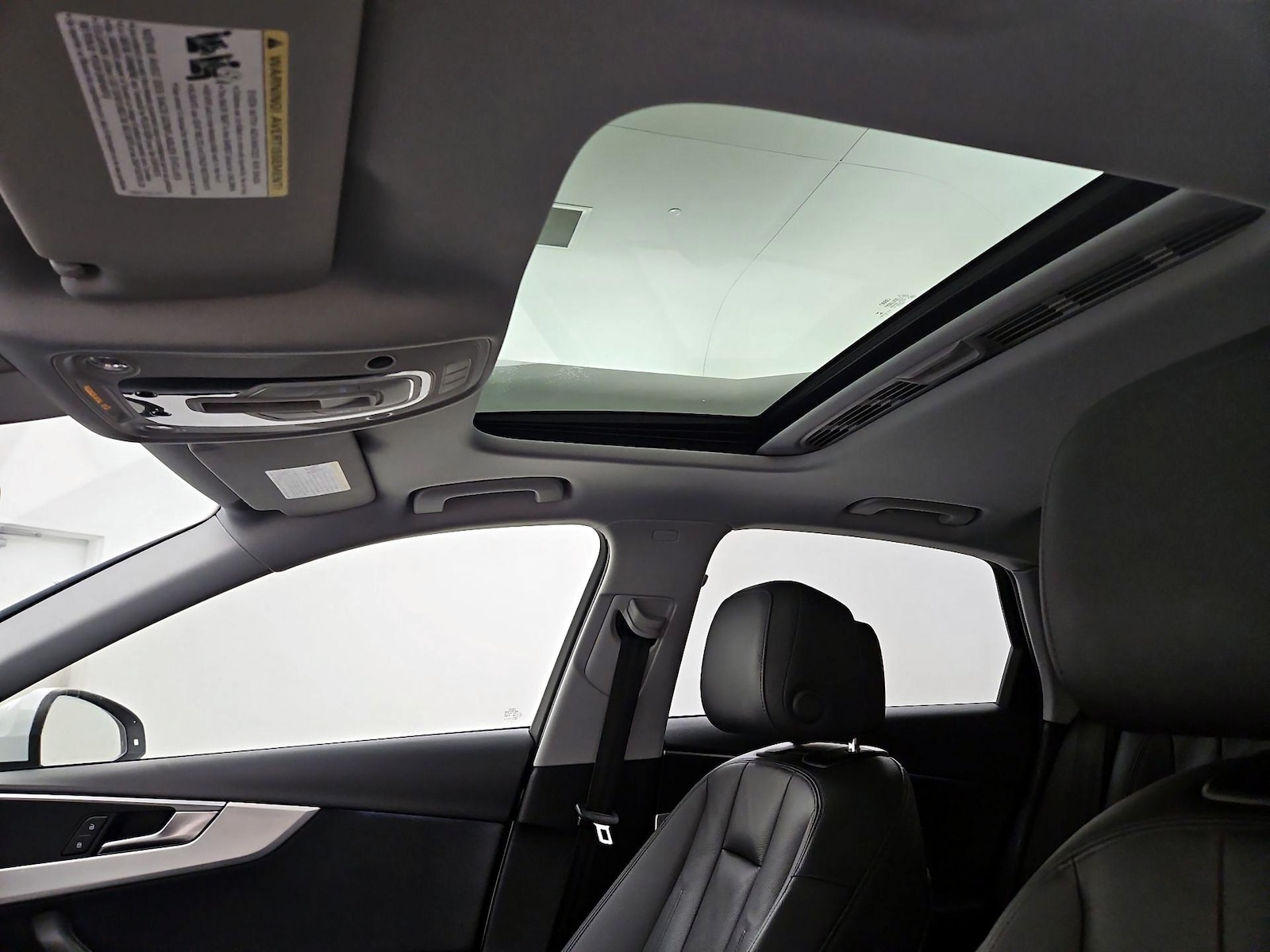 Sunroof(s) & Overhead Airbags