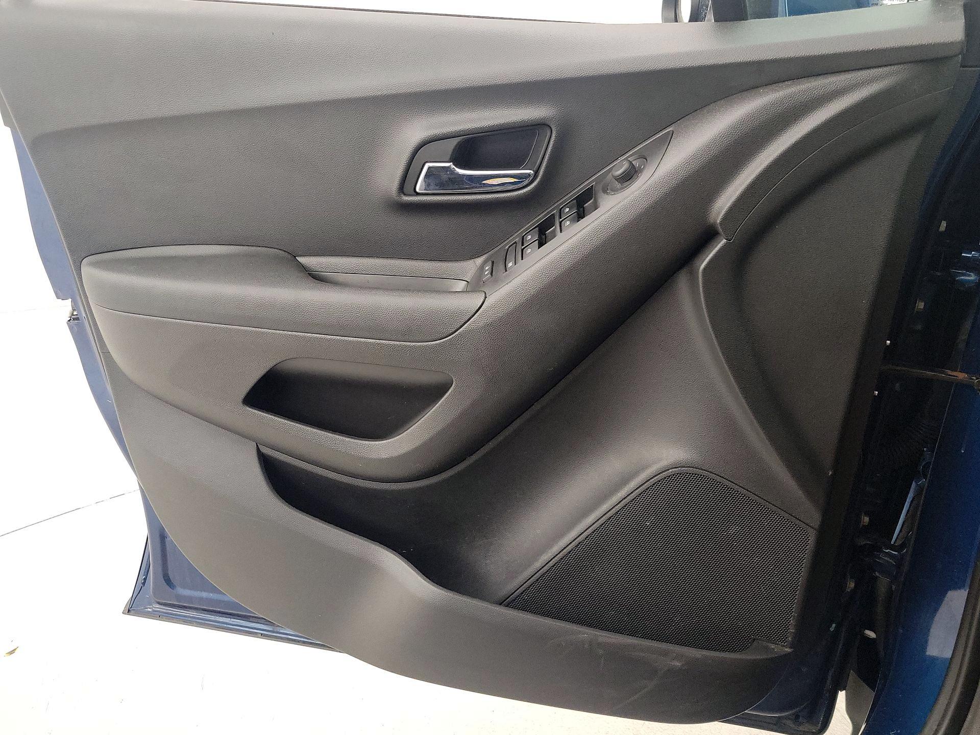 Thumbnail: 2020 Chevrolet Trax - 12