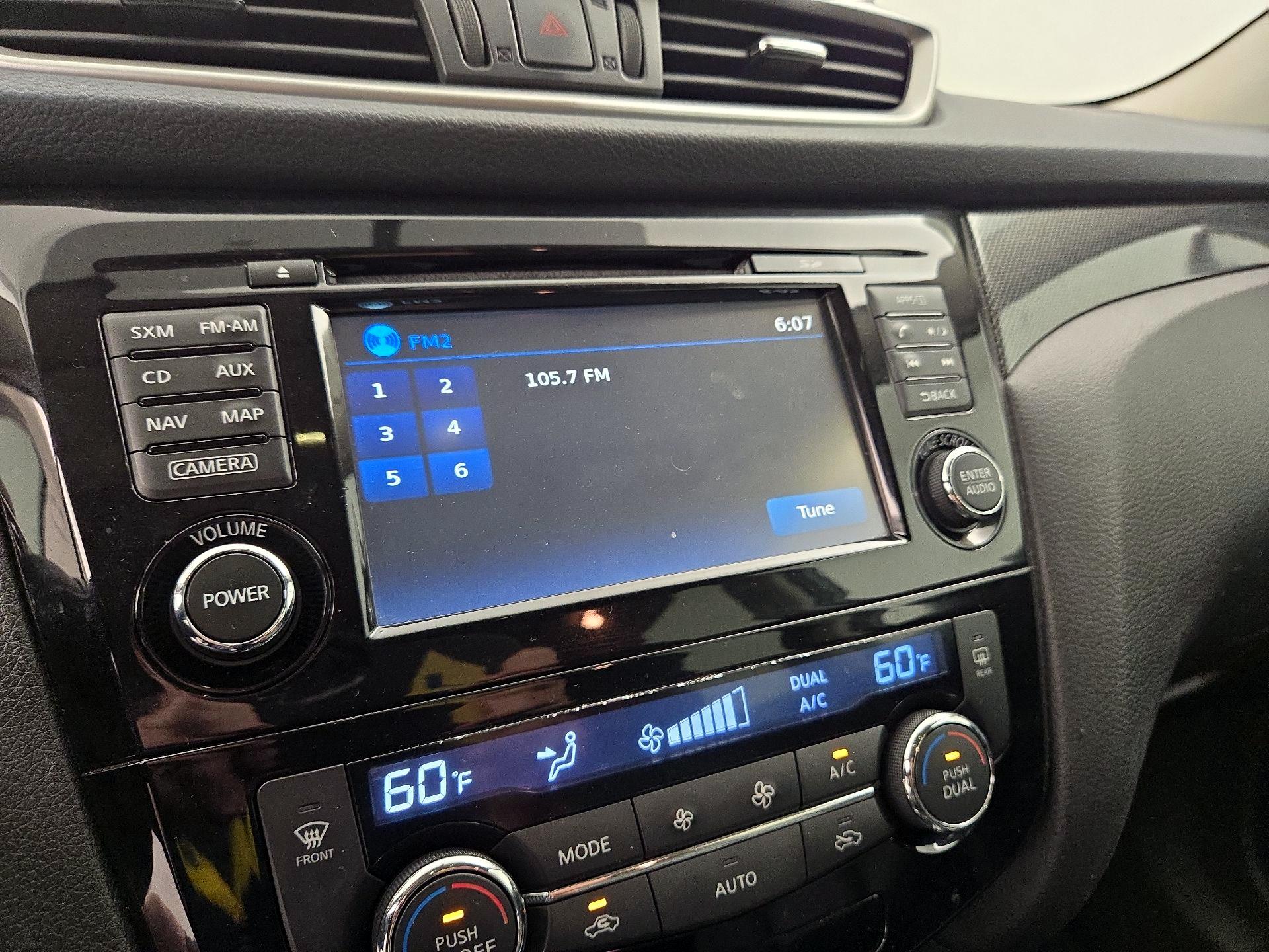 Thumbnail: 2015 Nissan Rogue - 14