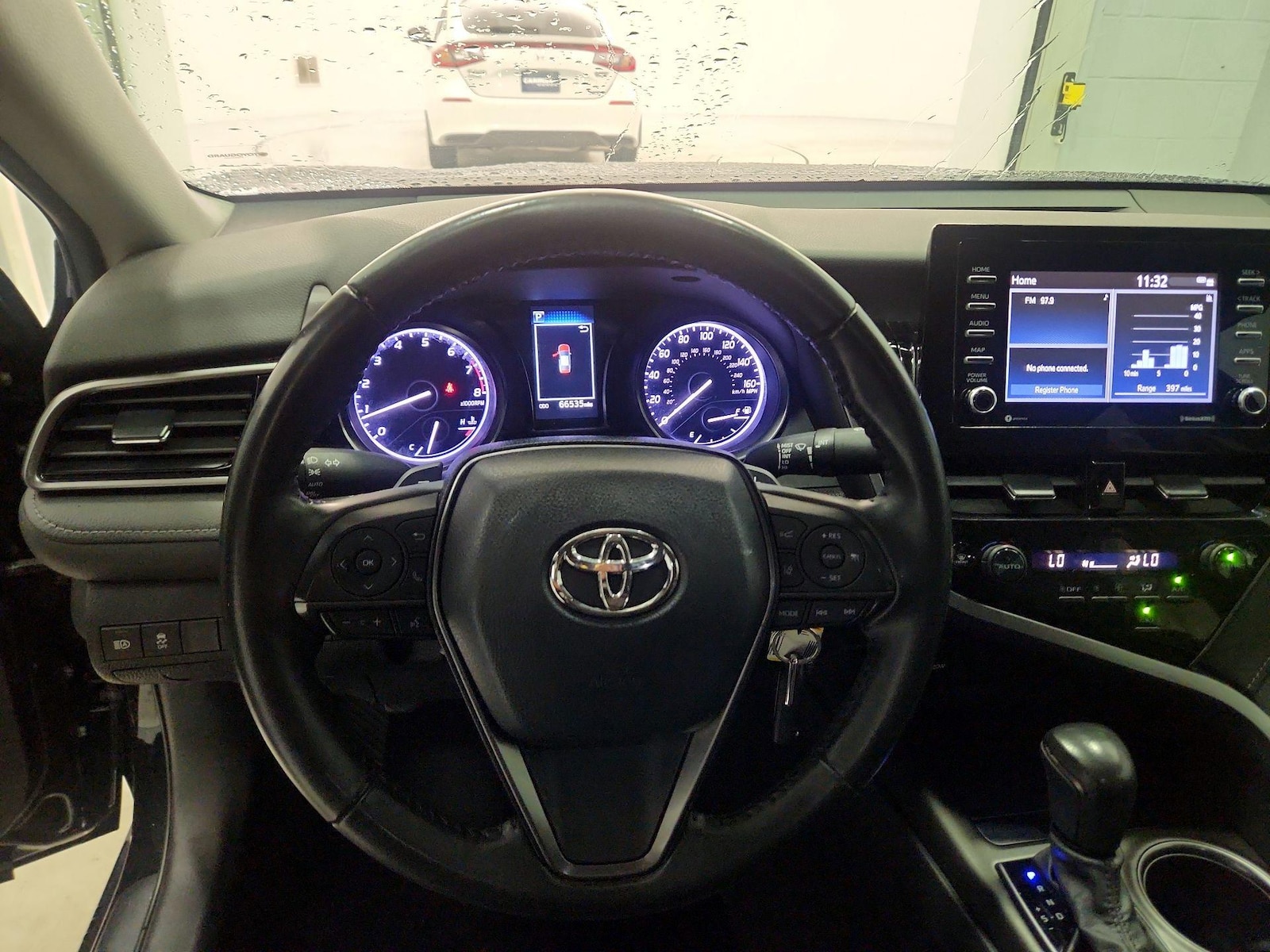 2023 Toyota Camry SE - Photo 11