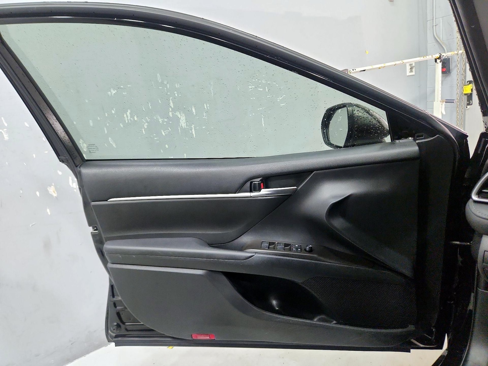 2023 Toyota Camry SE - Photo 13