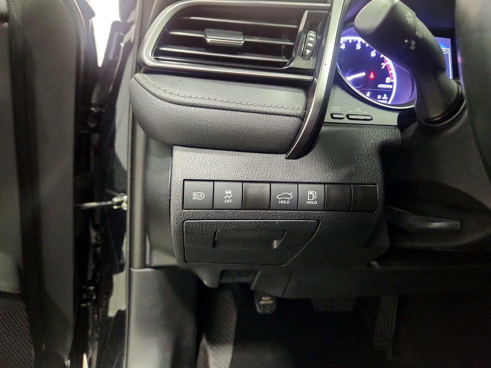 2023 Toyota Camry SE - Photo 14