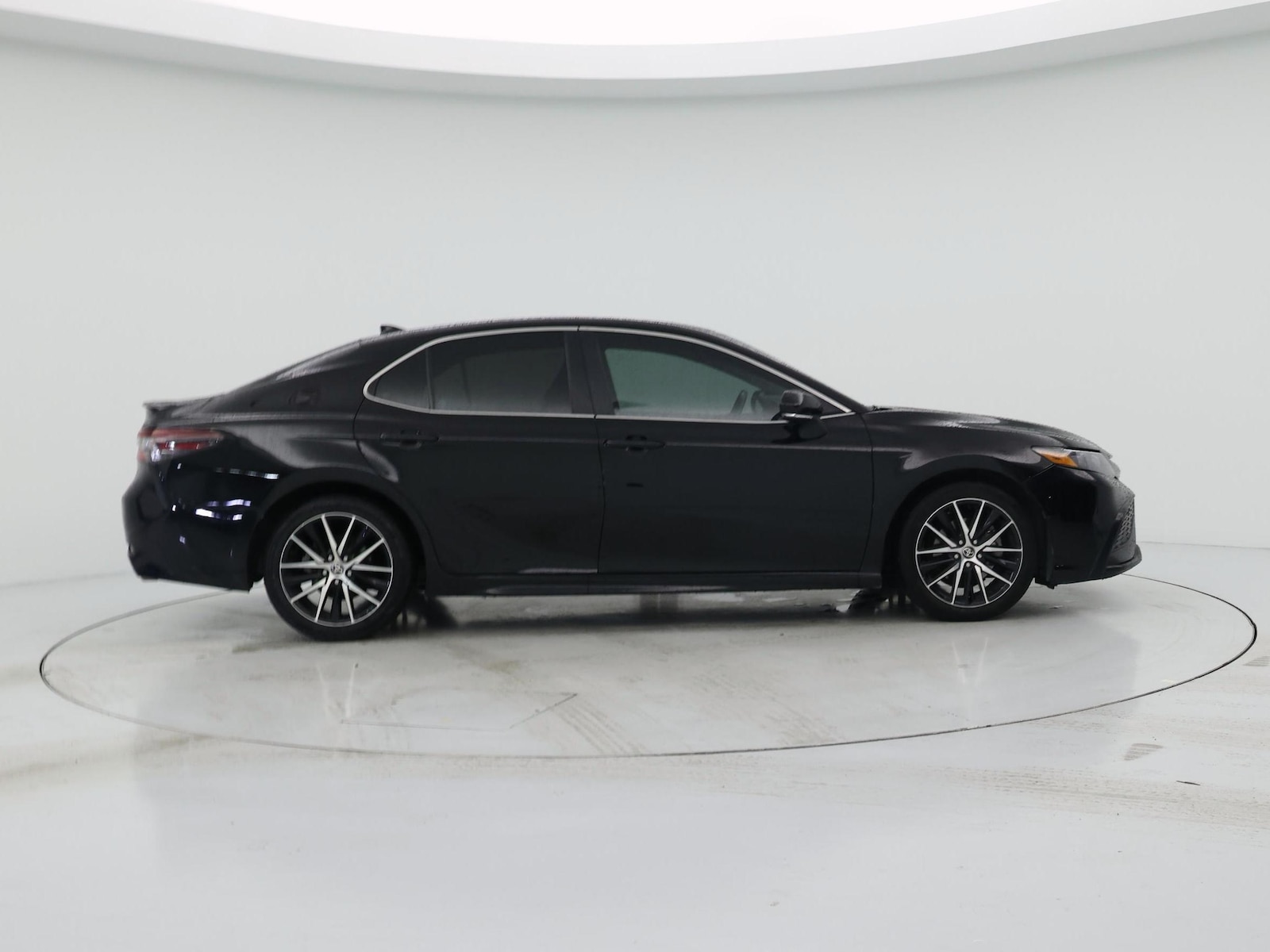 2023 Toyota Camry SE - Photo 8
