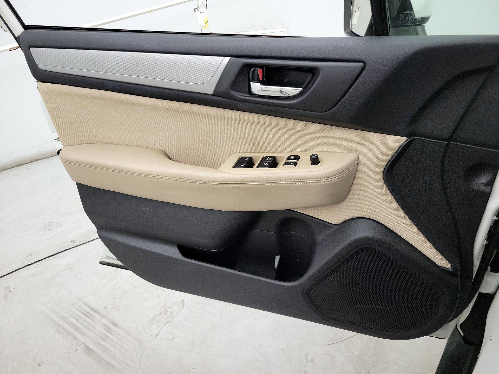 Thumbnail: 2015 Subaru Outback - 12